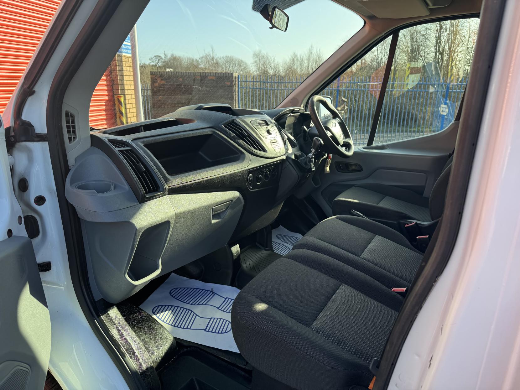 Ford Transit 2.0 350 EcoBlue 1-Way Double Tipper Double Cab 4dr Diesel Manual RWD L3 Euro 6 (1-Way, 1-Stop, DRW) (130 ps)