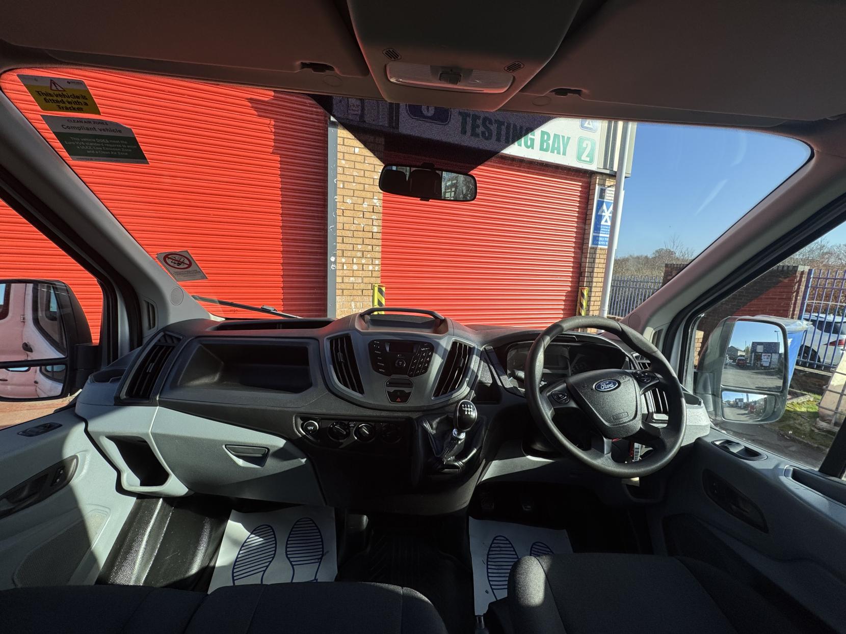 Ford Transit 2.0 350 EcoBlue 1-Way Double Tipper Double Cab 4dr Diesel Manual RWD L3 Euro 6 (1-Way, 1-Stop, DRW) (130 ps)