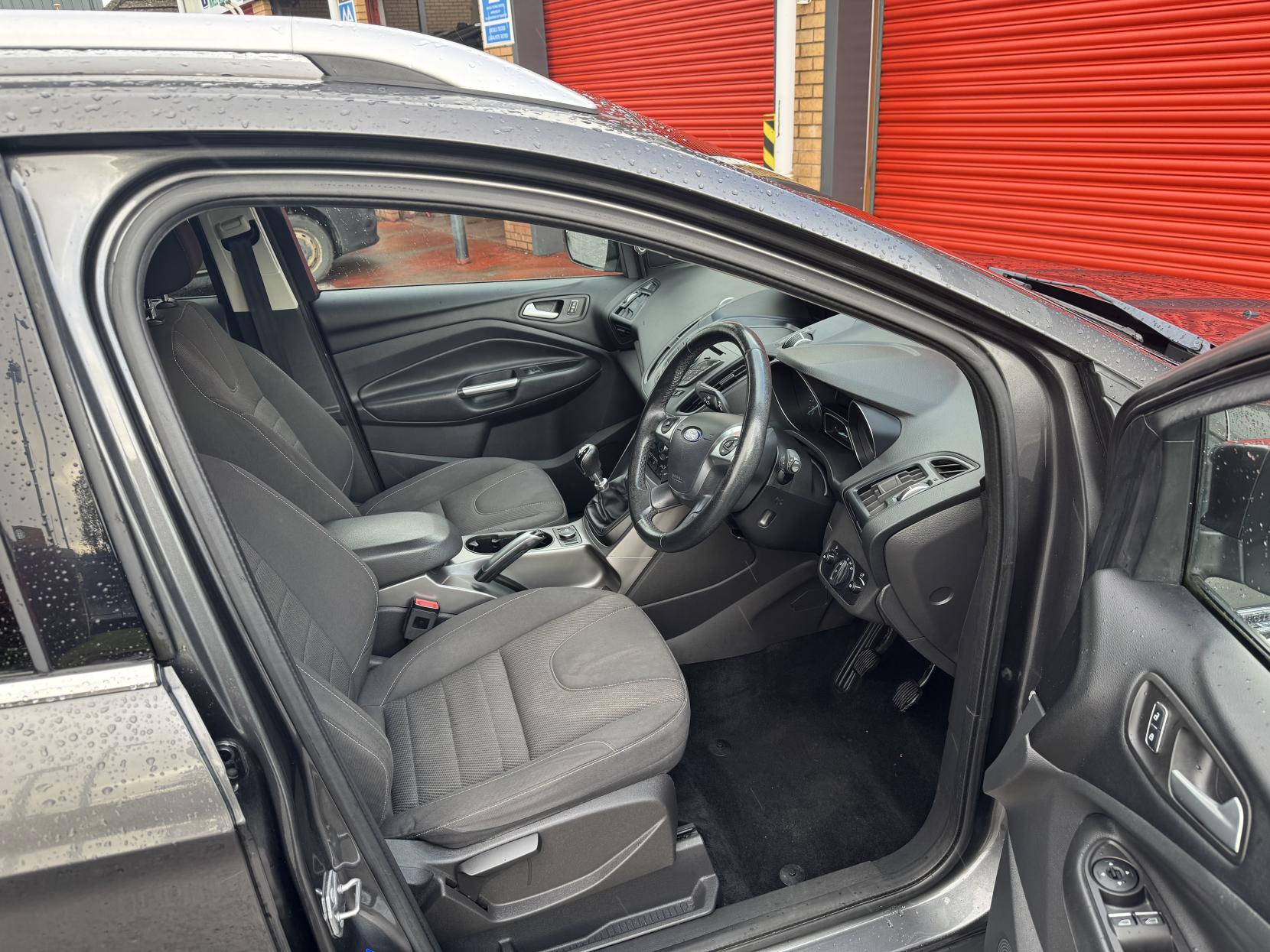 Ford Kuga 1.5T EcoBoost Zetec SUV 5dr Petrol Manual 2WD Euro 6 (s/s) (150 ps)