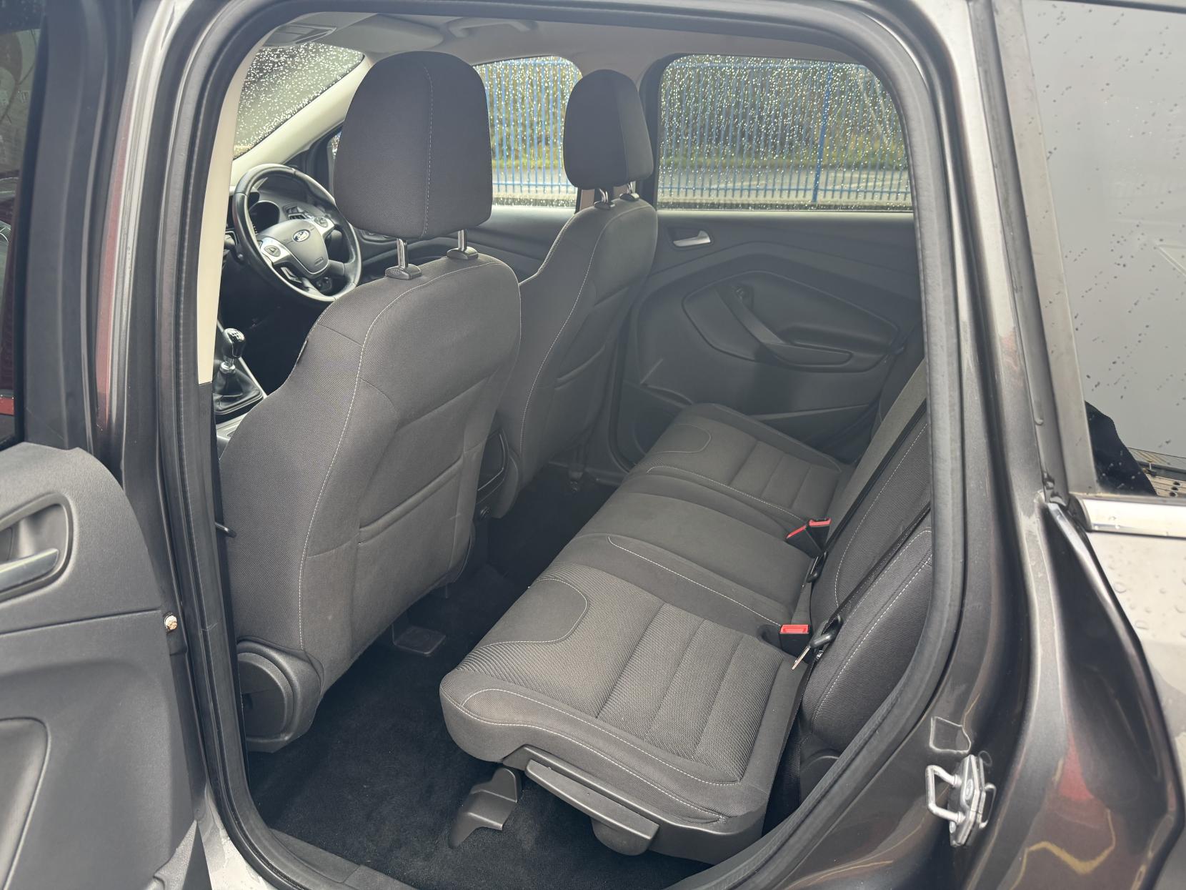 Ford Kuga 1.5T EcoBoost Zetec SUV 5dr Petrol Manual 2WD Euro 6 (s/s) (150 ps)