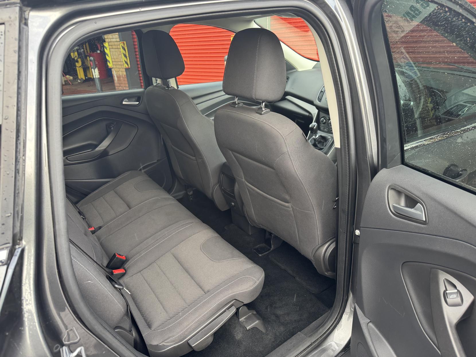 Ford Kuga 1.5T EcoBoost Zetec SUV 5dr Petrol Manual 2WD Euro 6 (s/s) (150 ps)