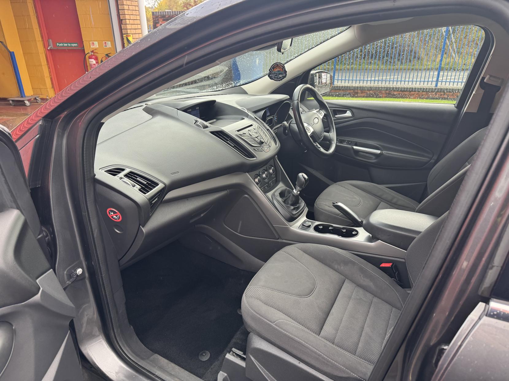 Ford Kuga 1.5T EcoBoost Zetec SUV 5dr Petrol Manual 2WD Euro 6 (s/s) (150 ps)