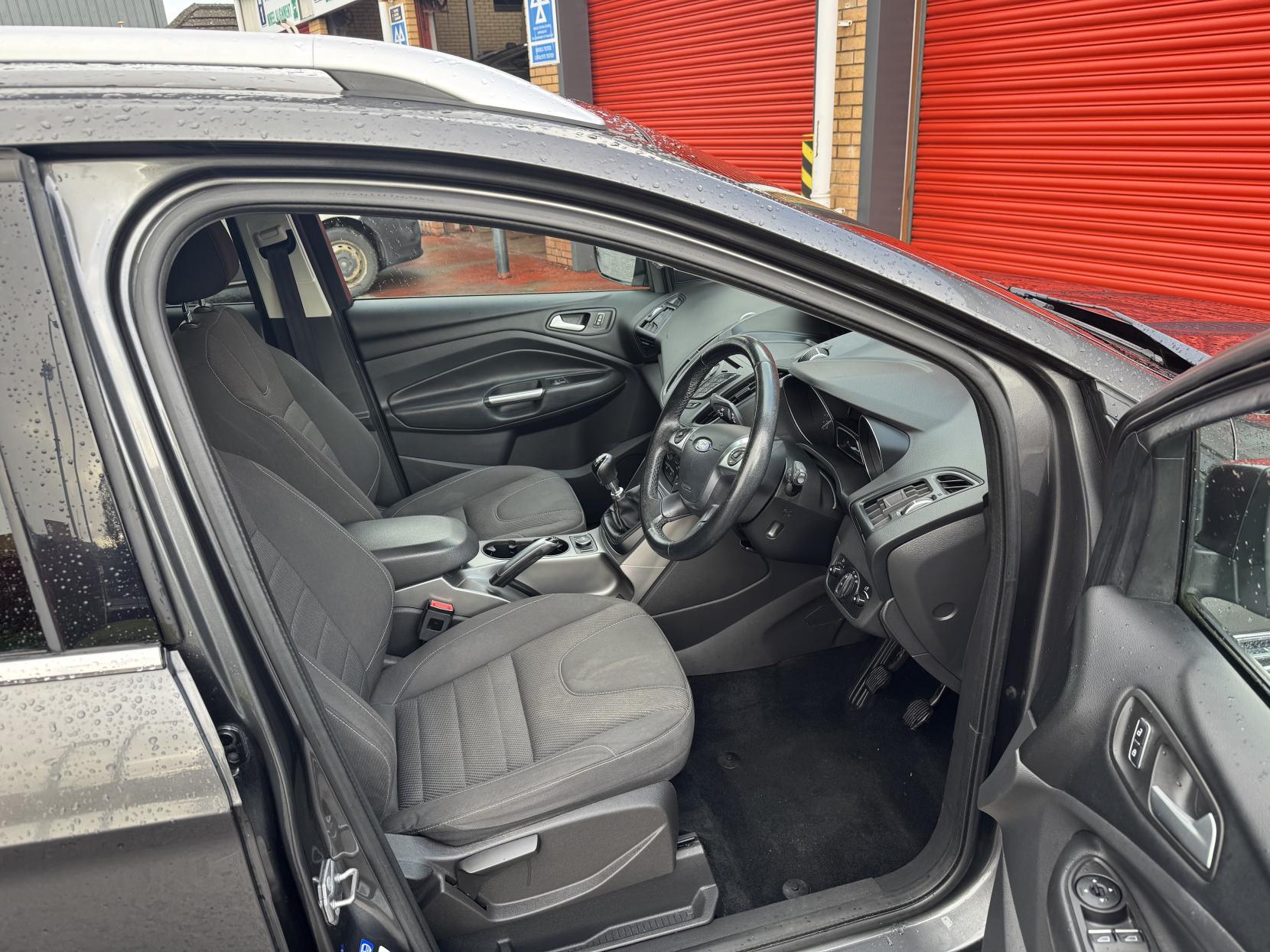 Ford Kuga 1.5T EcoBoost Zetec SUV 5dr Petrol Manual 2WD Euro 6 (s/s) (150 ps)