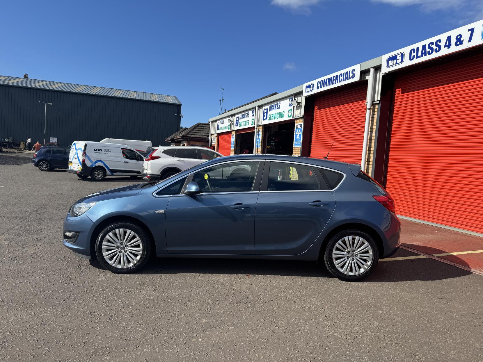 Vauxhall Astra 1.4i Excite Hatchback 5dr Petrol Manual Euro 6 (100 ps)