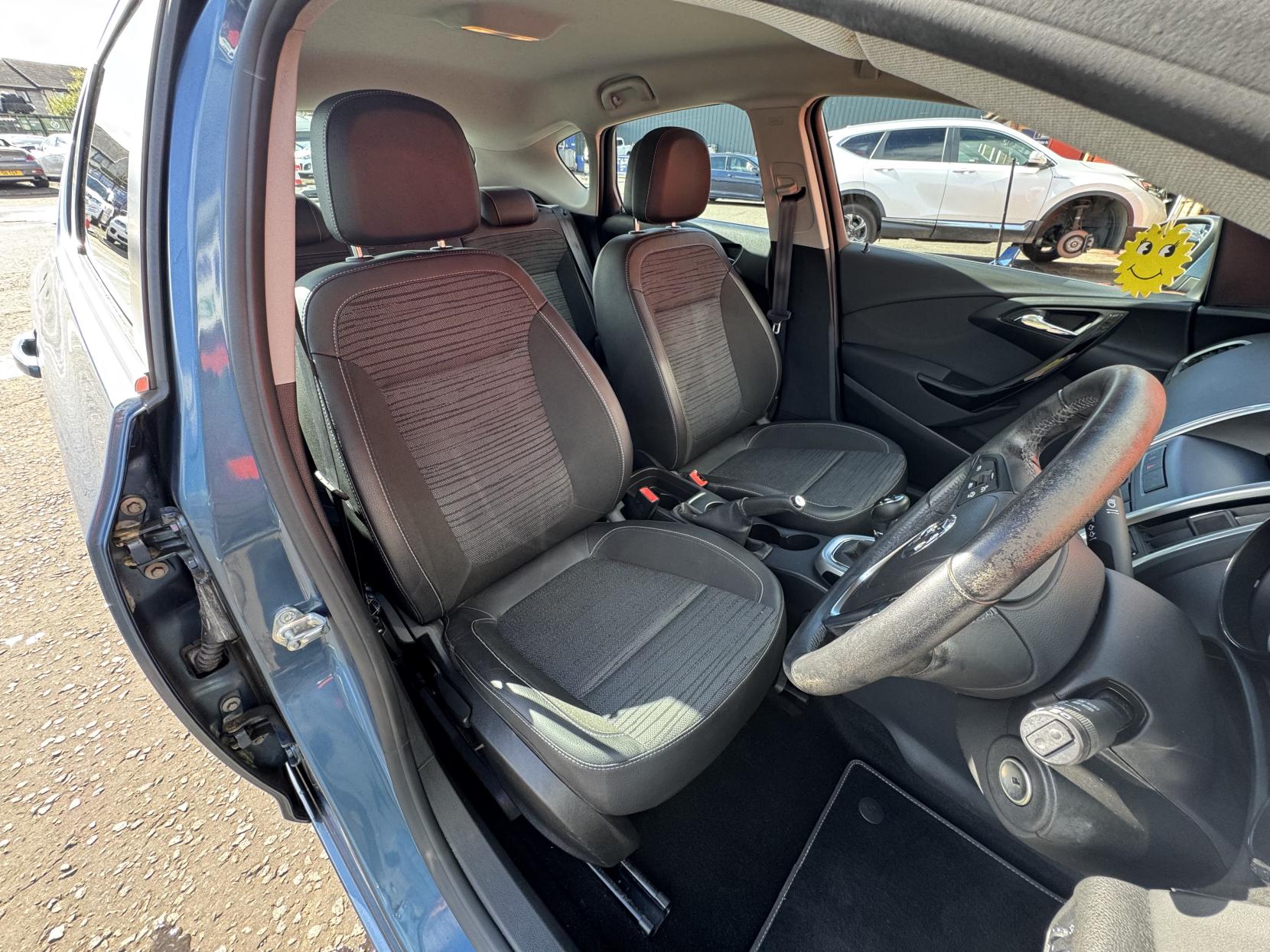Vauxhall Astra 1.4i Excite Hatchback 5dr Petrol Manual Euro 6 (100 ps)