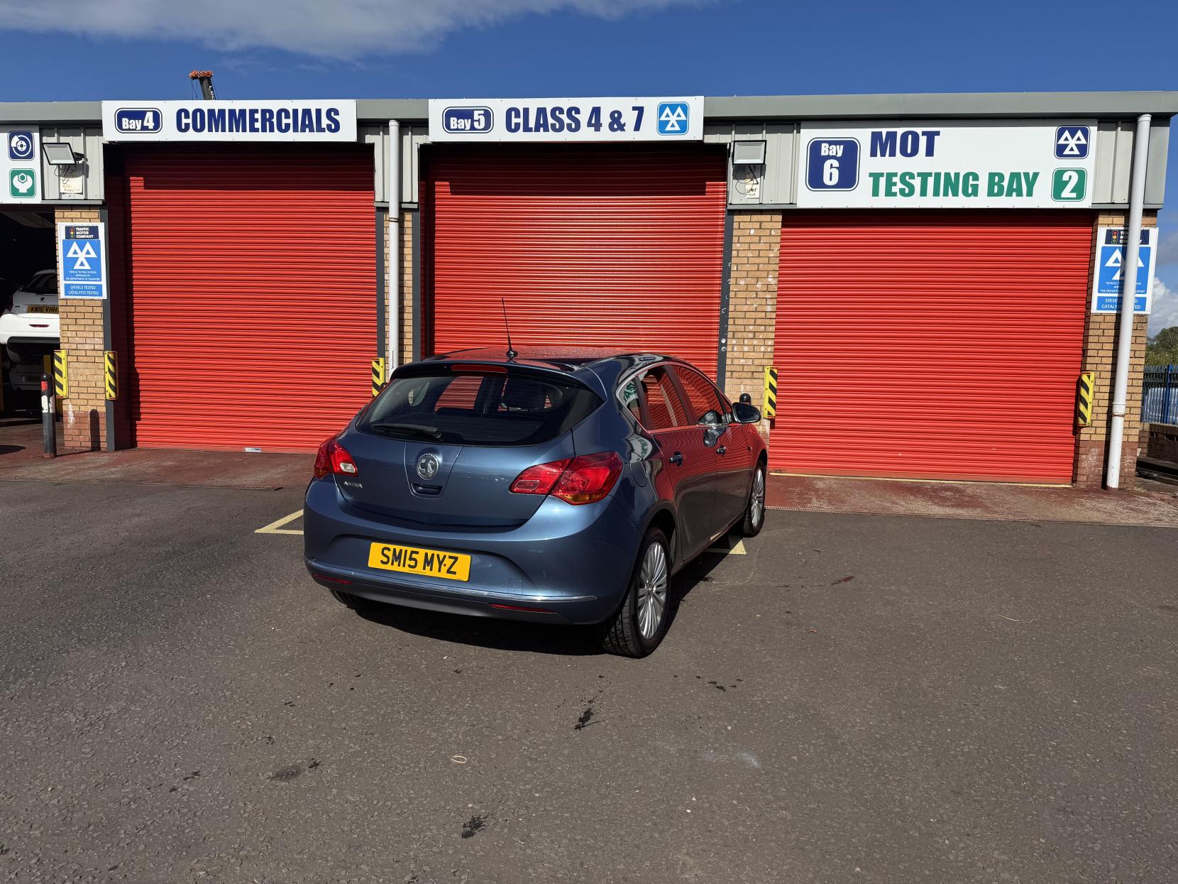 Vauxhall Astra 1.4i Excite Hatchback 5dr Petrol Manual Euro 6 (100 ps)
