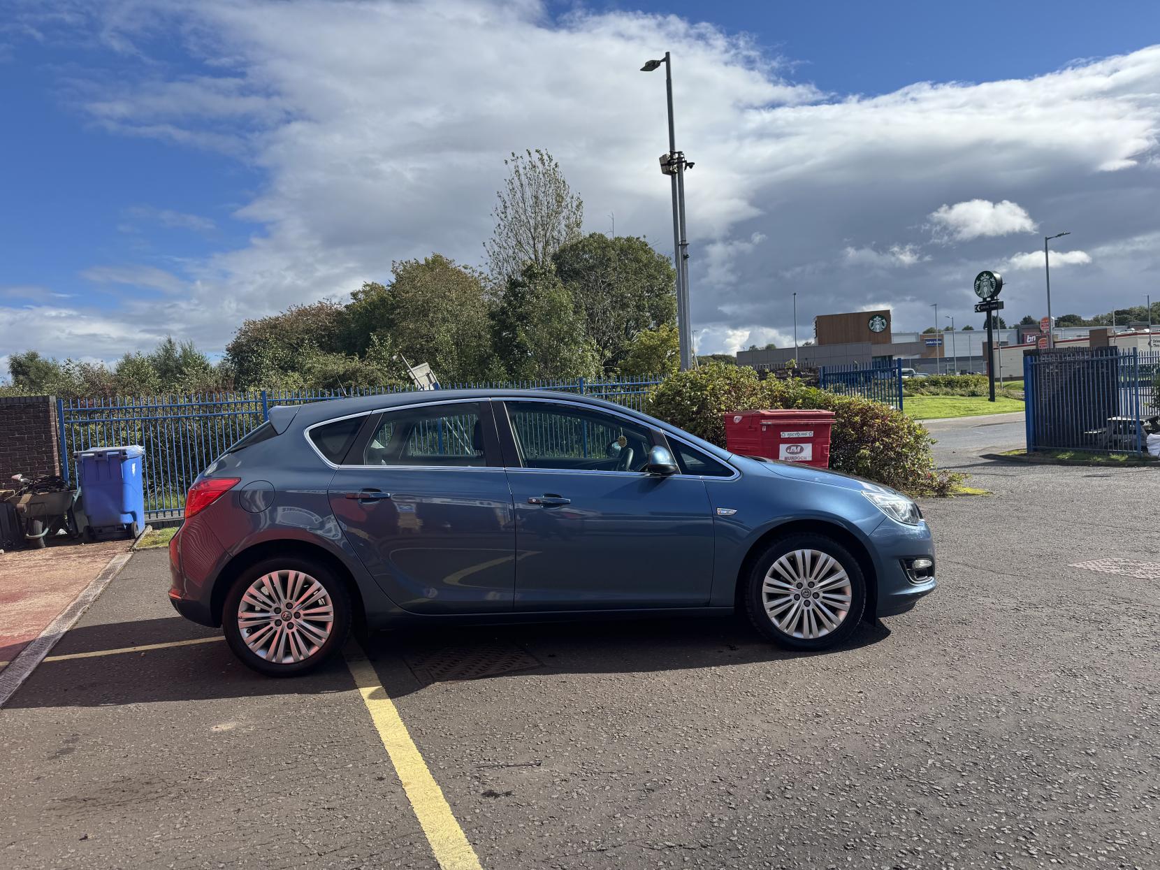 Vauxhall Astra 1.4i Excite Hatchback 5dr Petrol Manual Euro 6 (100 ps)