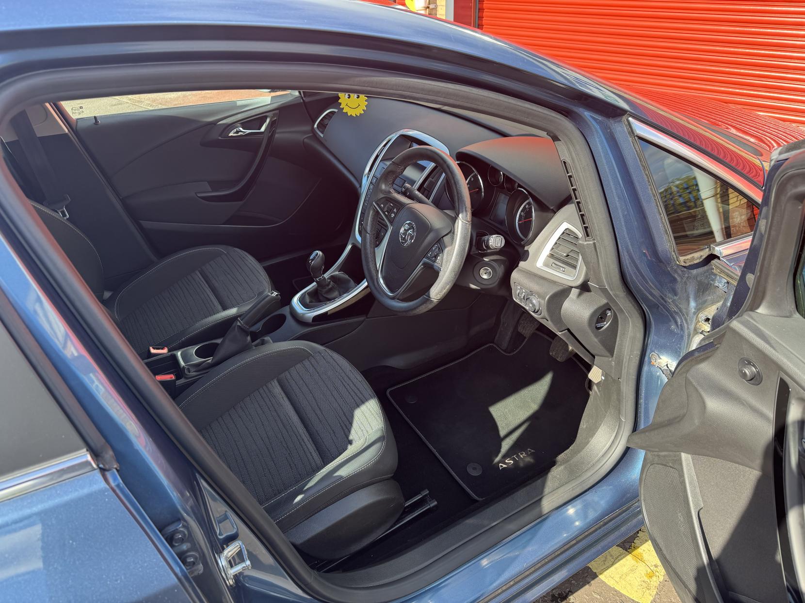 Vauxhall Astra 1.4i Excite Hatchback 5dr Petrol Manual Euro 6 (100 ps)