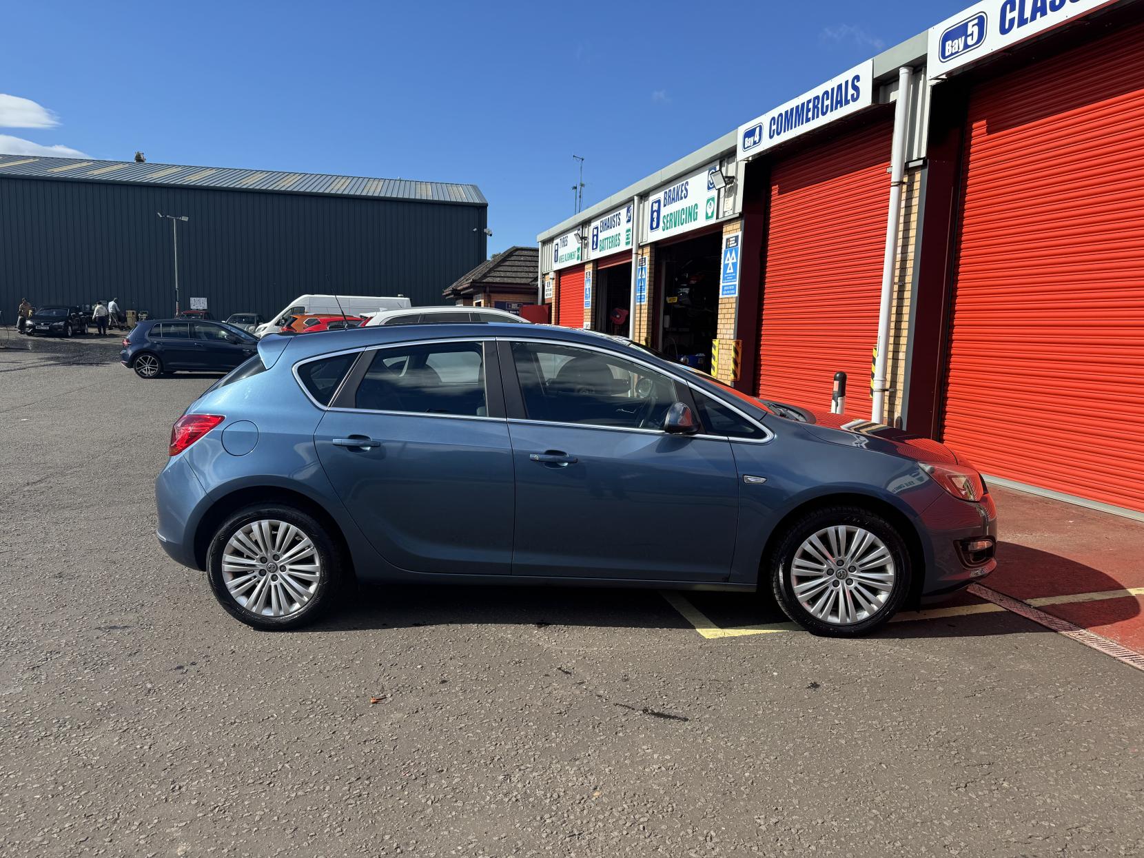 Vauxhall Astra 1.4i Excite Hatchback 5dr Petrol Manual Euro 6 (100 ps)