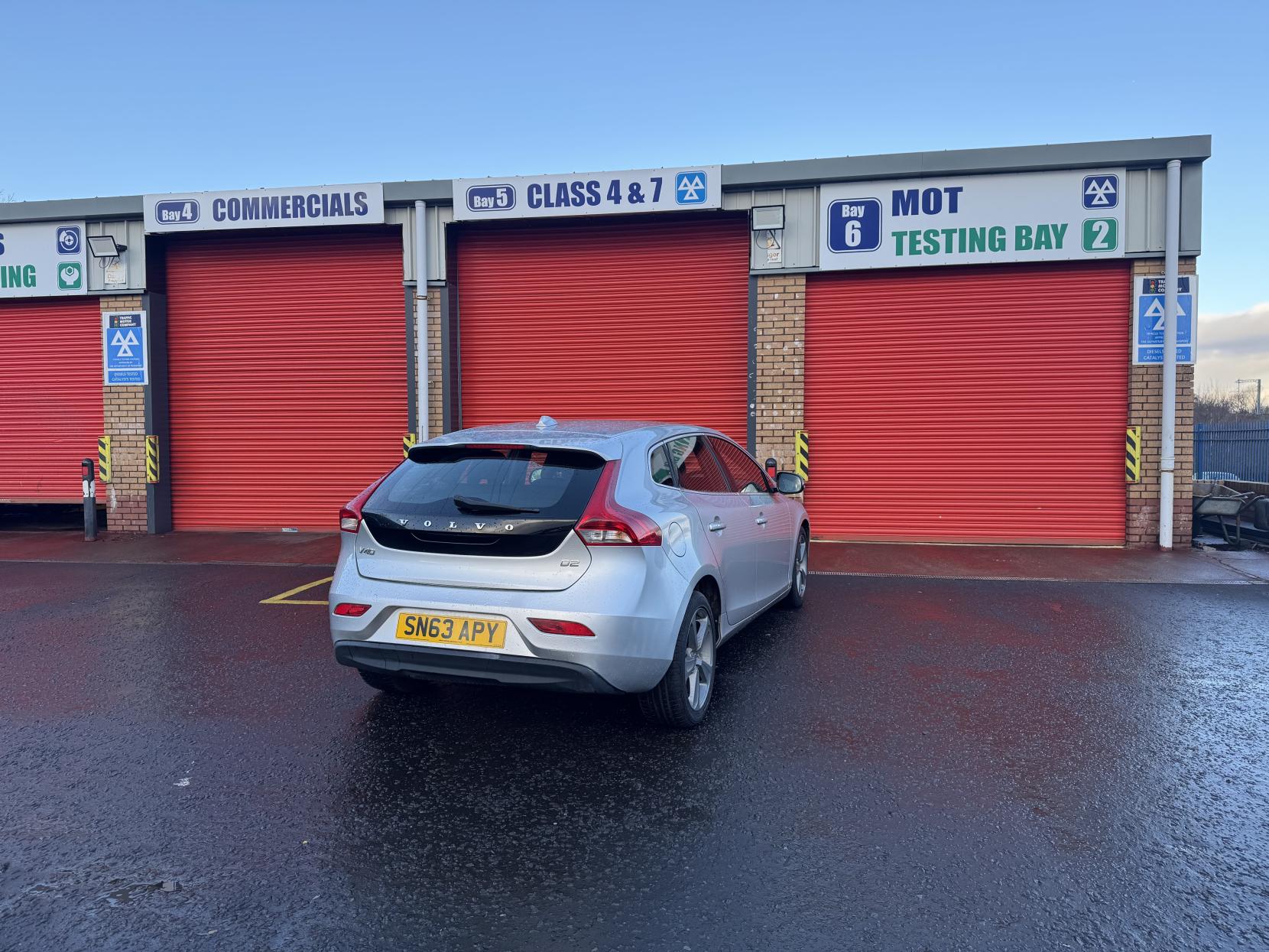 Volvo V40 1.6 D2 SE Hatchback 5dr Diesel Manual Euro 5 (s/s) (115 ps)