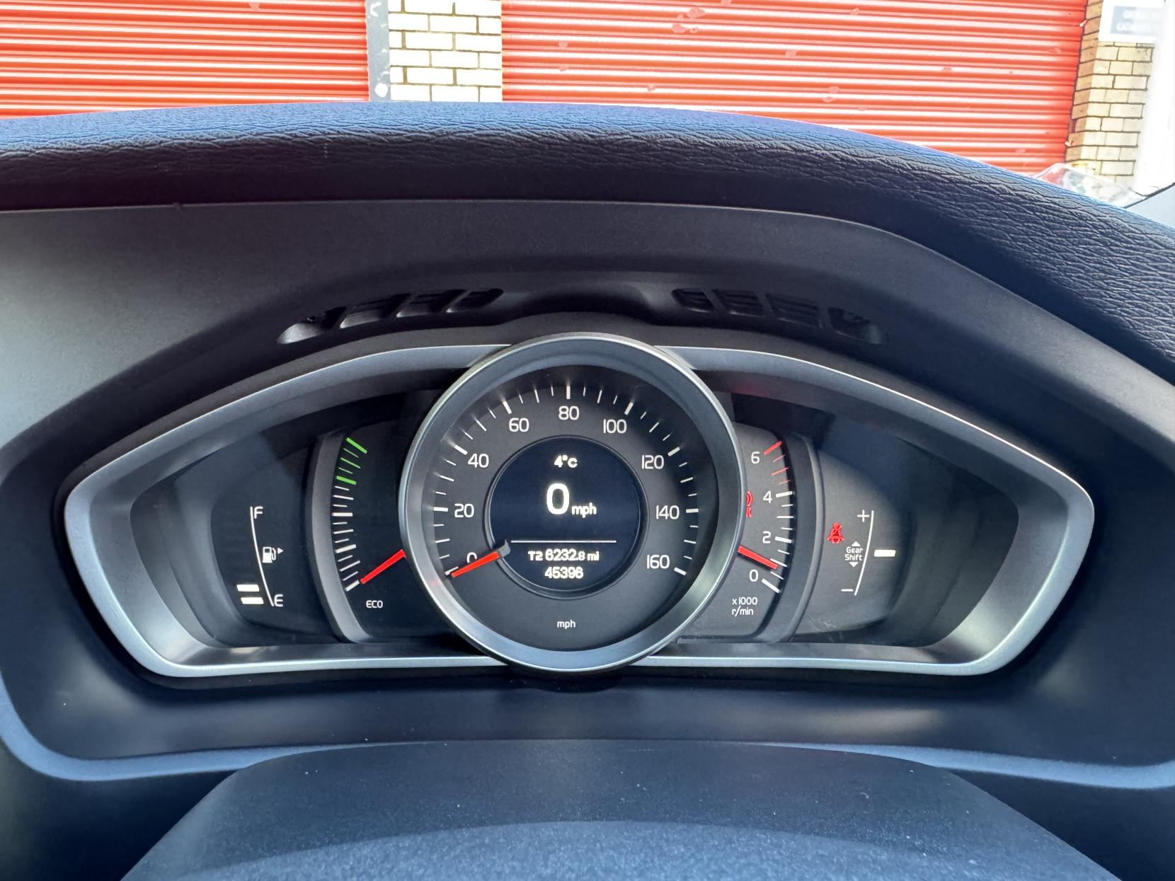 Volvo V40 1.6 D2 SE Hatchback 5dr Diesel Manual Euro 5 (s/s) (115 ps)