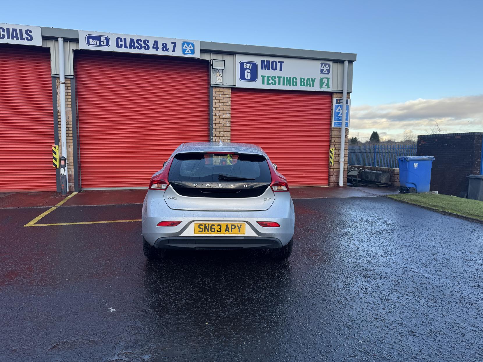 Volvo V40 1.6 D2 SE Hatchback 5dr Diesel Manual Euro 5 (s/s) (115 ps)