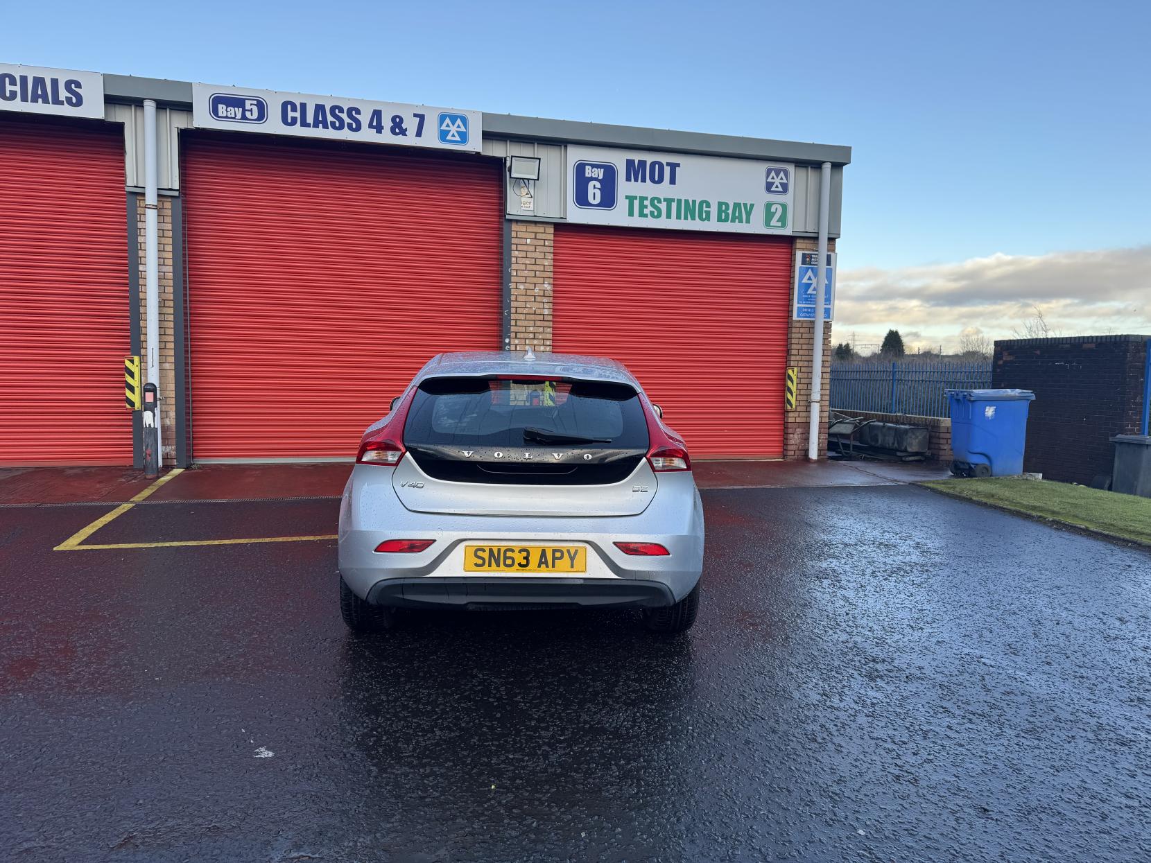 Volvo V40 1.6 D2 SE Hatchback 5dr Diesel Manual Euro 5 (s/s) (115 ps)