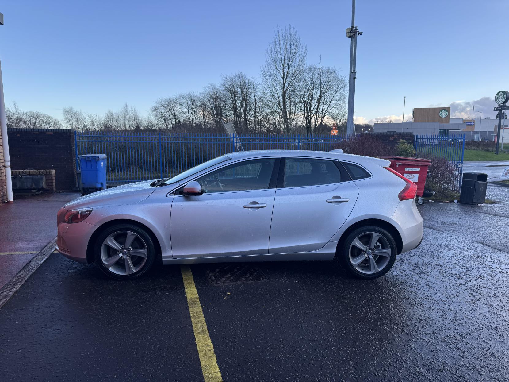 Volvo V40 1.6 D2 SE Hatchback 5dr Diesel Manual Euro 5 (s/s) (115 ps)