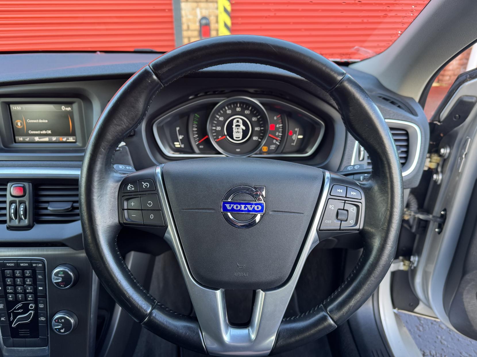 Volvo V40 1.6 D2 SE Hatchback 5dr Diesel Manual Euro 5 (s/s) (115 ps)