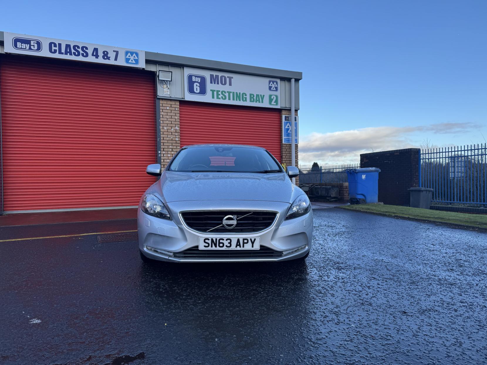 Volvo V40 1.6 D2 SE Hatchback 5dr Diesel Manual Euro 5 (s/s) (115 ps)