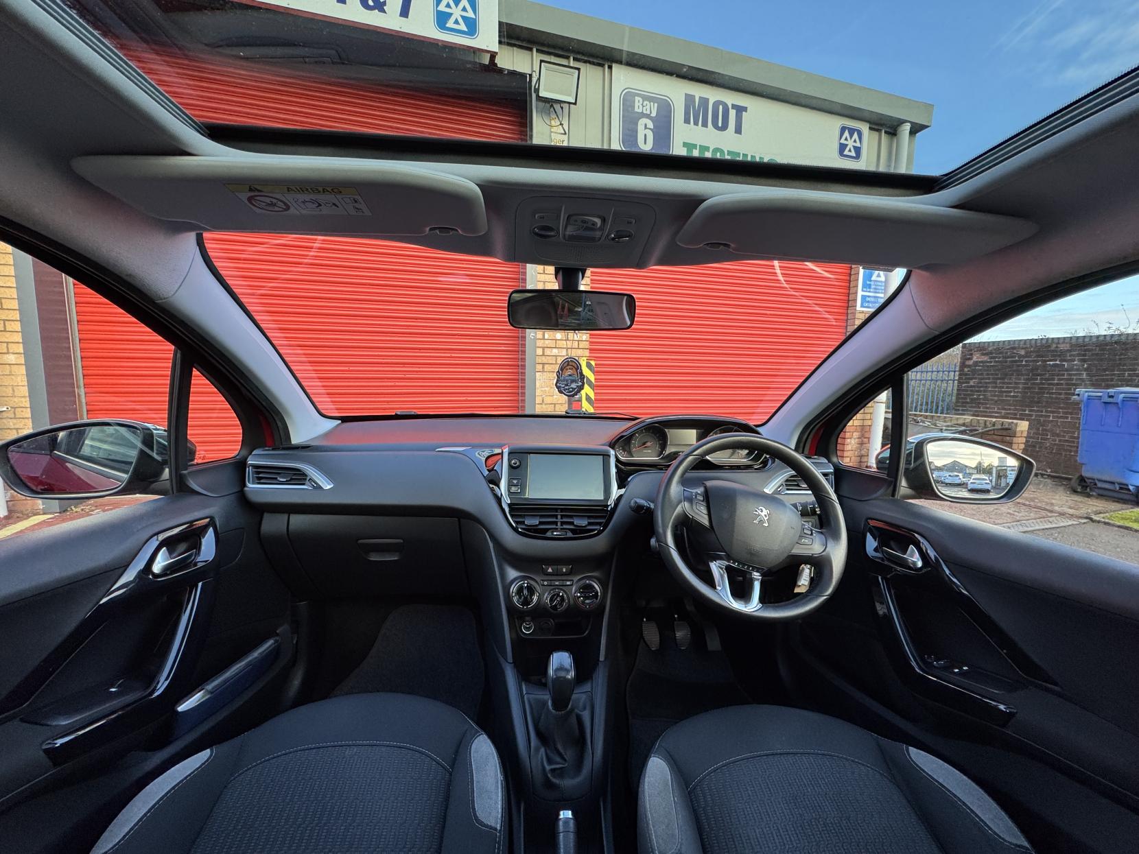 Peugeot 208 1.2 VTi Style Hatchback 5dr Petrol Manual Euro 5 (82 ps)