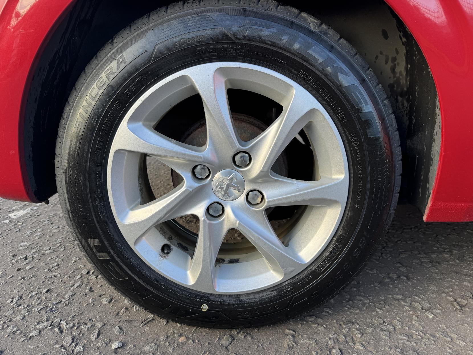 Peugeot 208 1.2 VTi Style Hatchback 5dr Petrol Manual Euro 5 (82 ps)