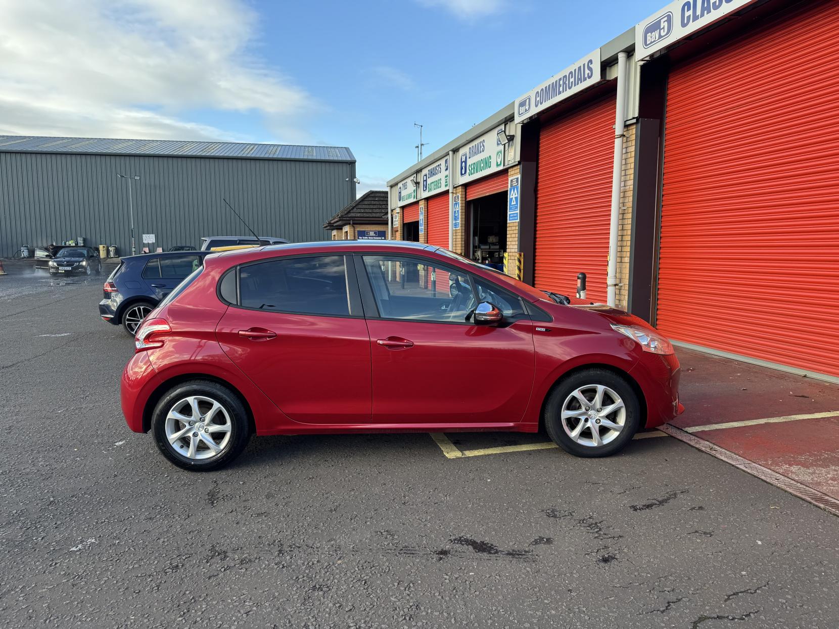 Peugeot 208 1.2 VTi Style Hatchback 5dr Petrol Manual Euro 5 (82 ps)