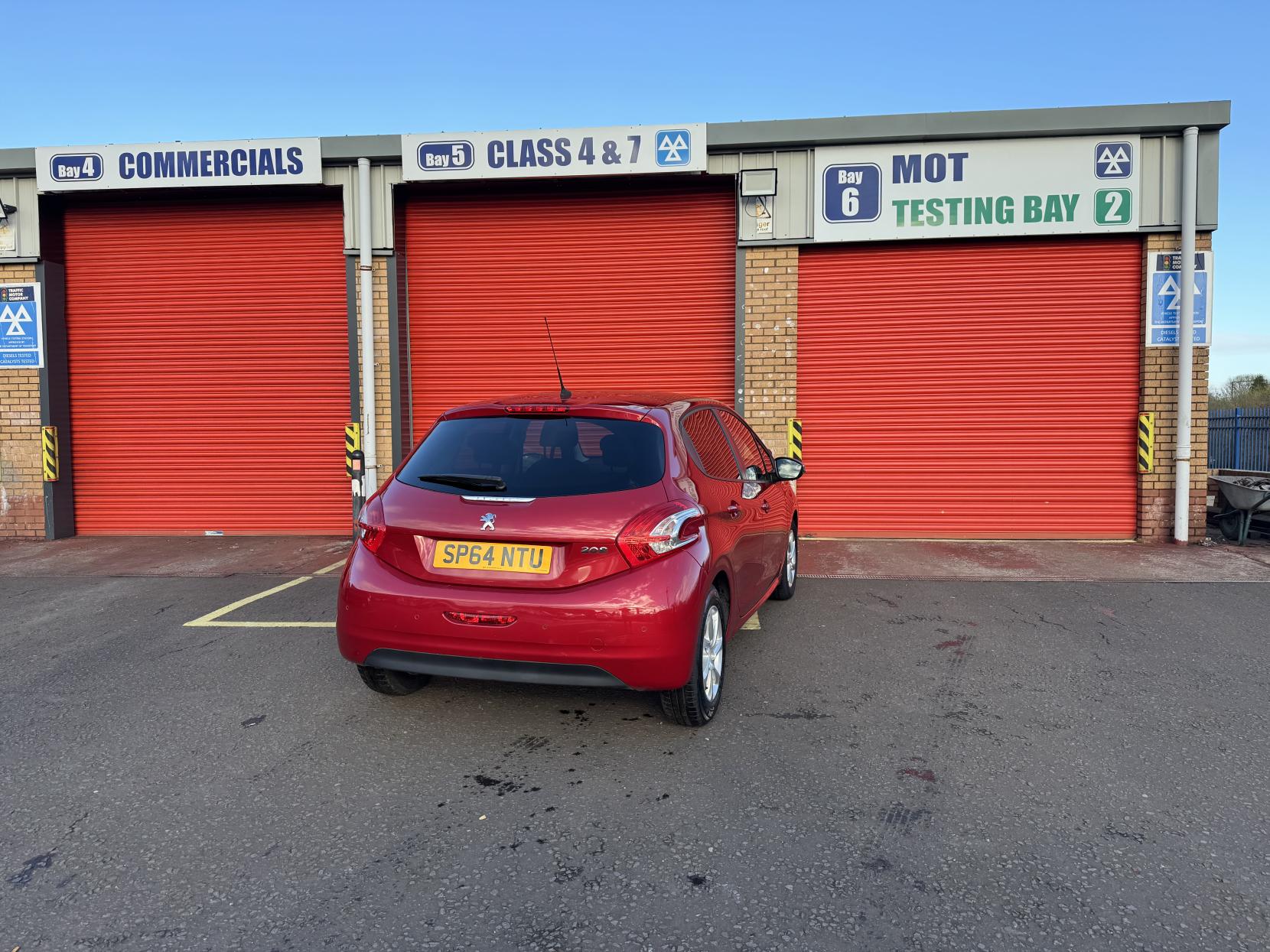 Peugeot 208 1.2 VTi Style Hatchback 5dr Petrol Manual Euro 5 (82 ps)