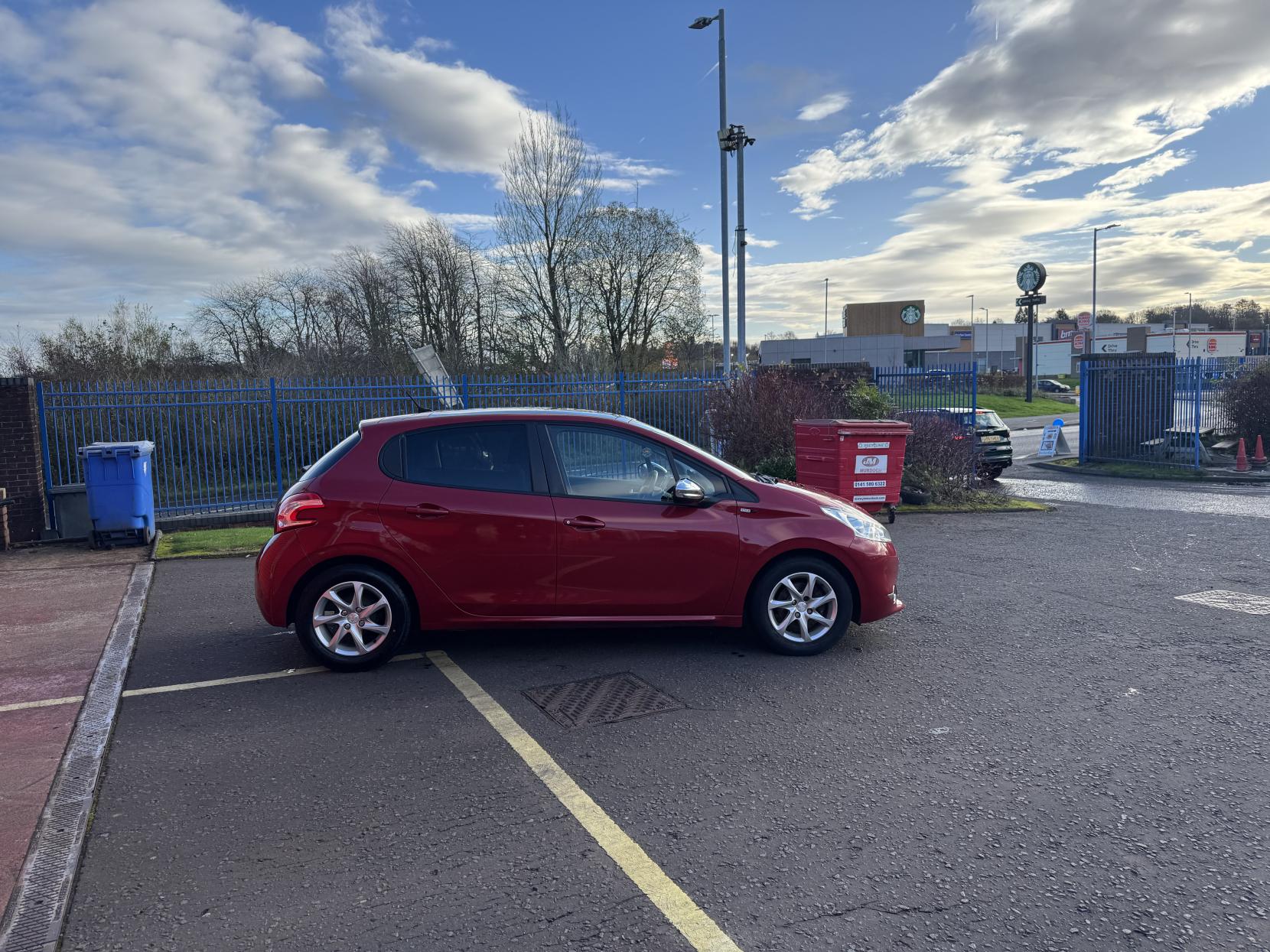 Peugeot 208 1.2 VTi Style Hatchback 5dr Petrol Manual Euro 5 (82 ps)