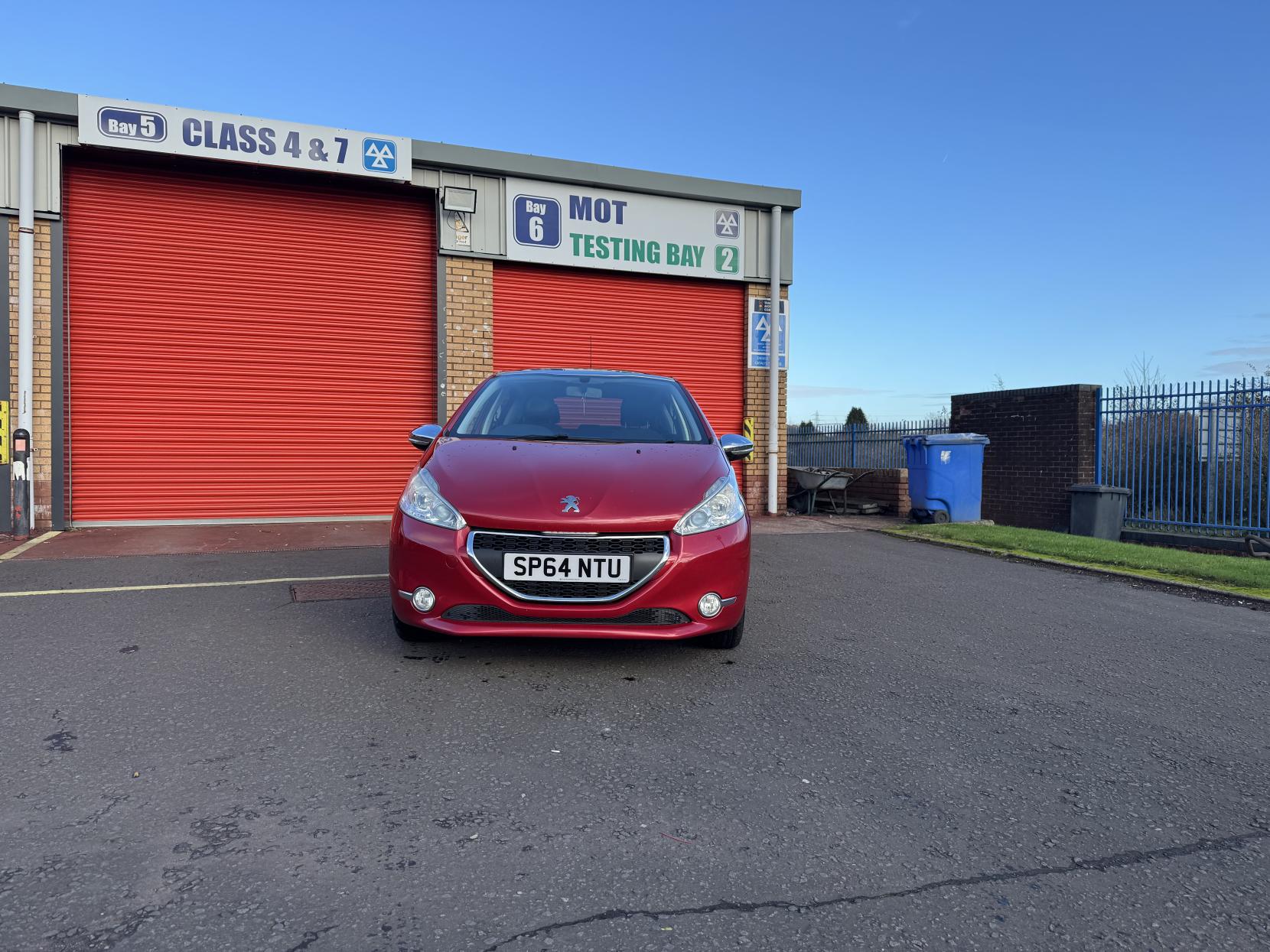 Peugeot 208 1.2 VTi Style Hatchback 5dr Petrol Manual Euro 5 (82 ps)