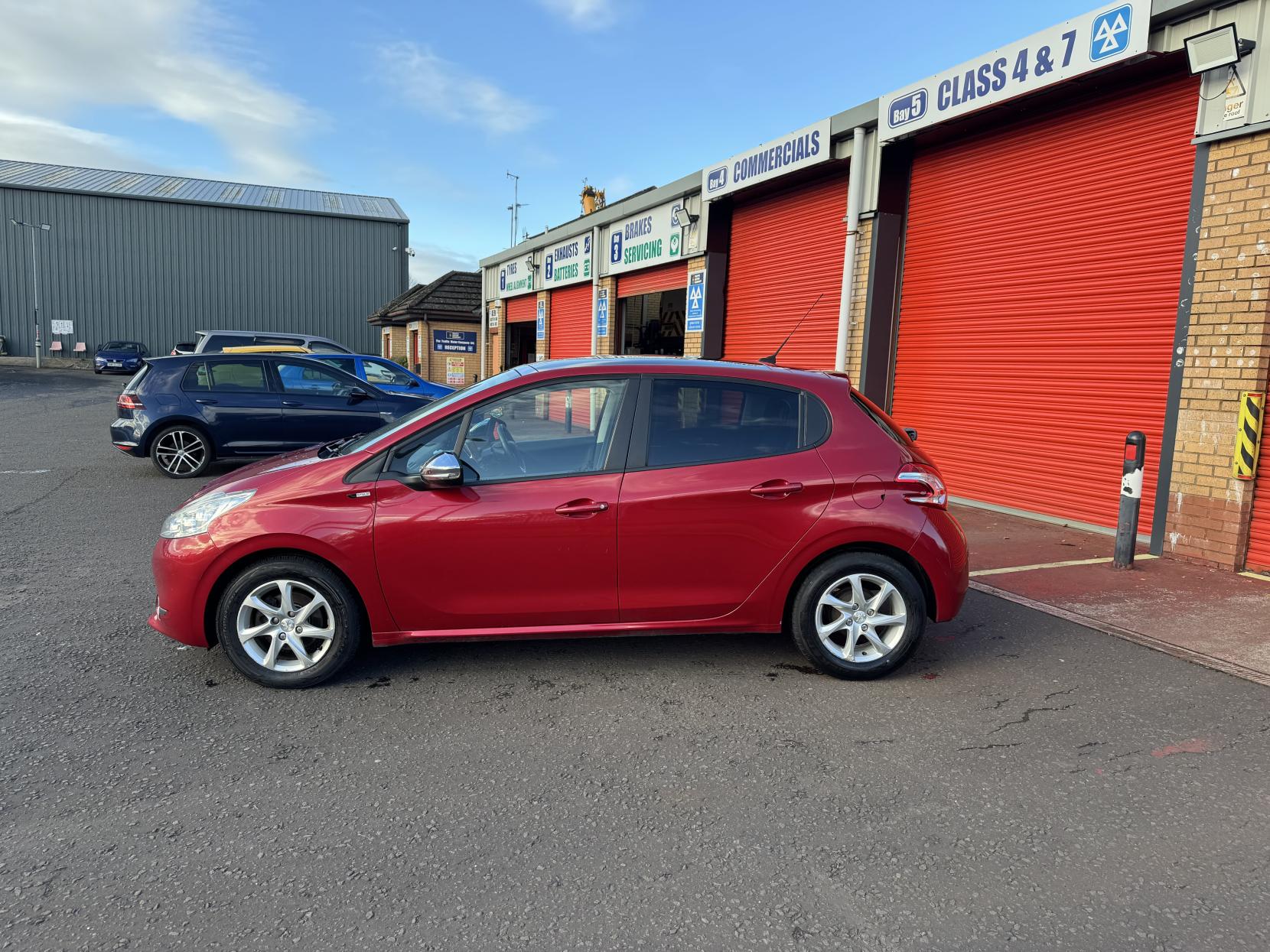Peugeot 208 1.2 VTi Style Hatchback 5dr Petrol Manual Euro 5 (82 ps)