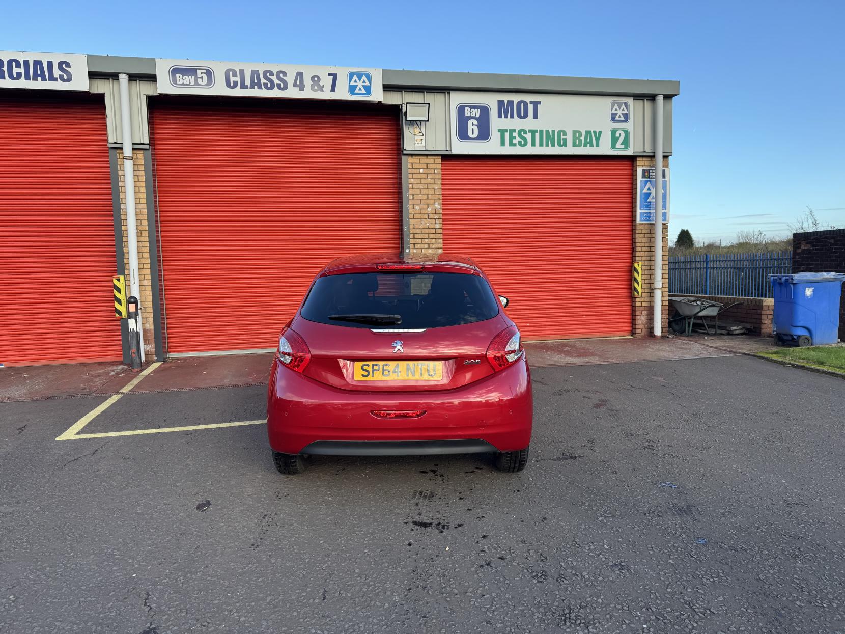 Peugeot 208 1.2 VTi Style Hatchback 5dr Petrol Manual Euro 5 (82 ps)