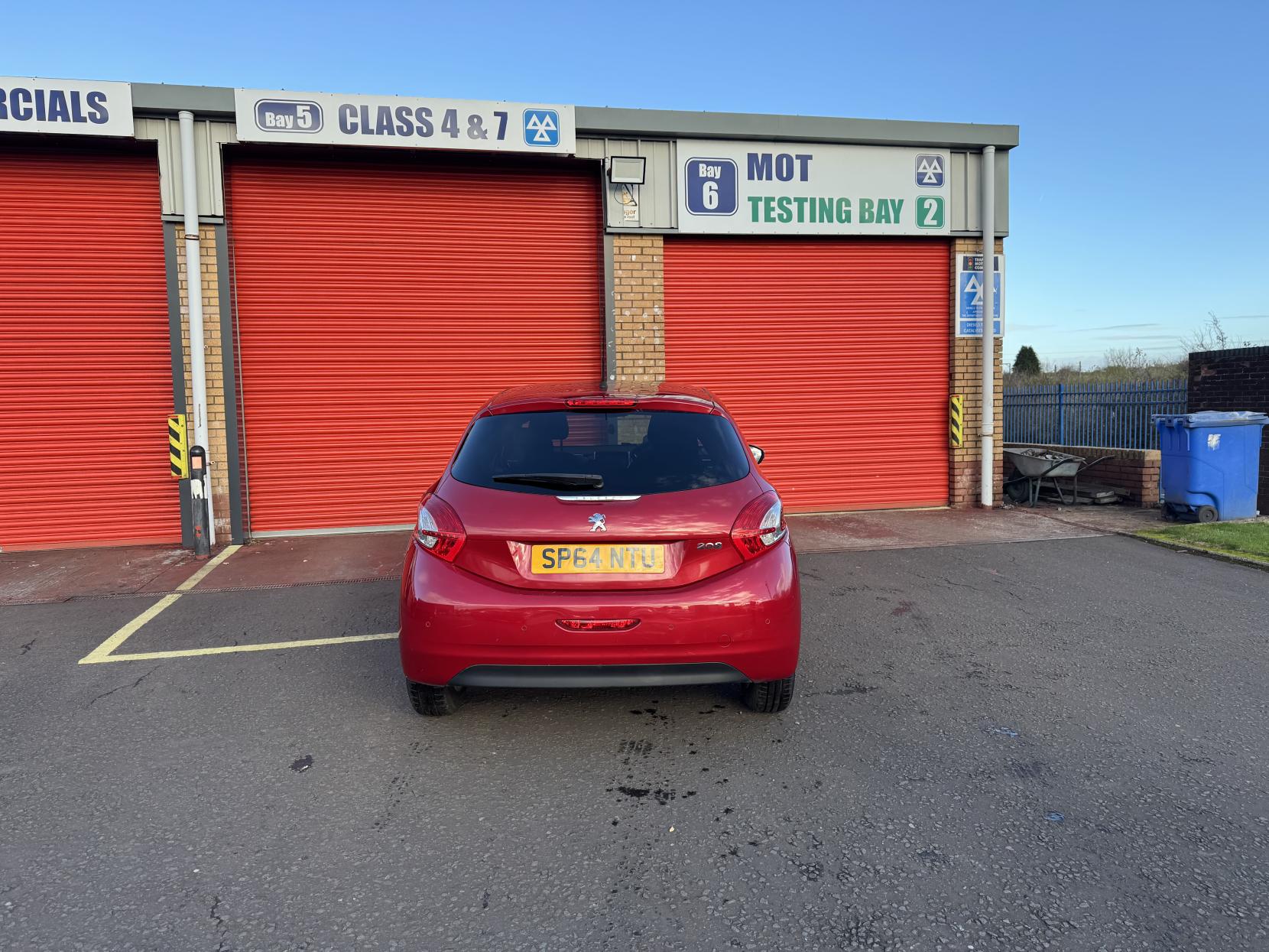 Peugeot 208 1.2 VTi Style Hatchback 5dr Petrol Manual Euro 5 (82 ps)