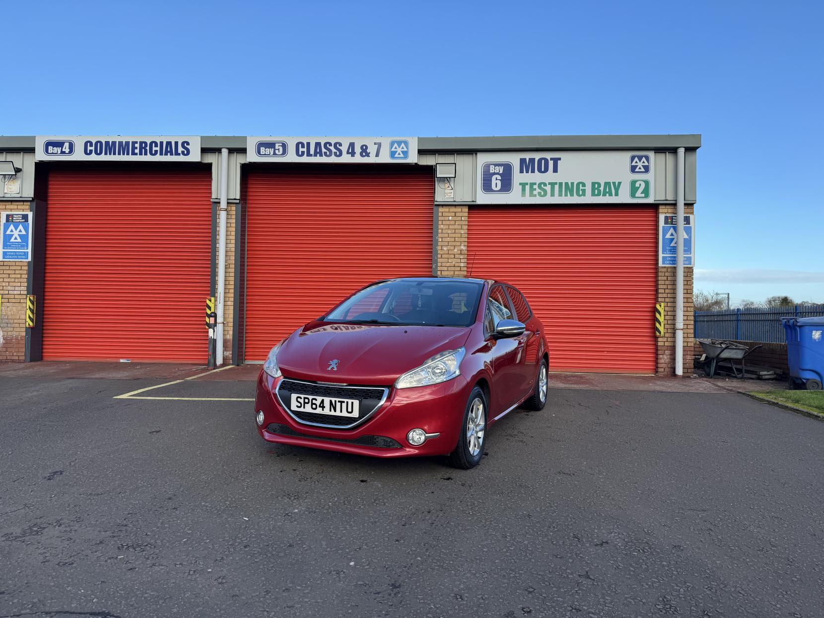 Peugeot 208 1.2 VTi Style Hatchback 5dr Petrol Manual Euro 5 (82 ps)