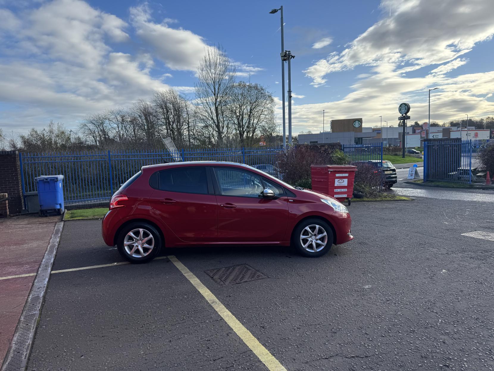 Peugeot 208 1.2 VTi Style Hatchback 5dr Petrol Manual Euro 5 (82 ps)