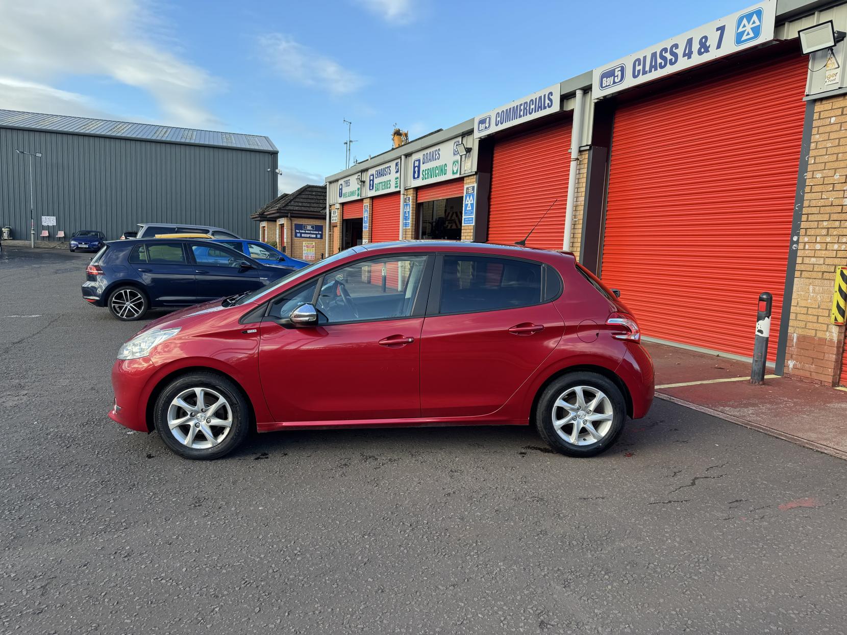 Peugeot 208 1.2 VTi Style Hatchback 5dr Petrol Manual Euro 5 (82 ps)