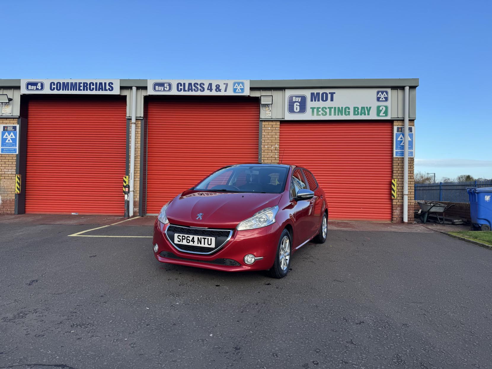Peugeot 208 1.2 VTi Style Hatchback 5dr Petrol Manual Euro 5 (82 ps)