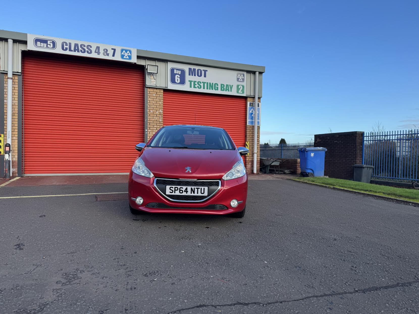 Peugeot 208 1.2 VTi Style Hatchback 5dr Petrol Manual Euro 5 (82 ps)