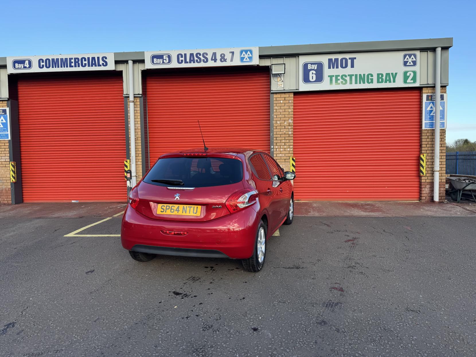 Peugeot 208 1.2 VTi Style Hatchback 5dr Petrol Manual Euro 5 (82 ps)