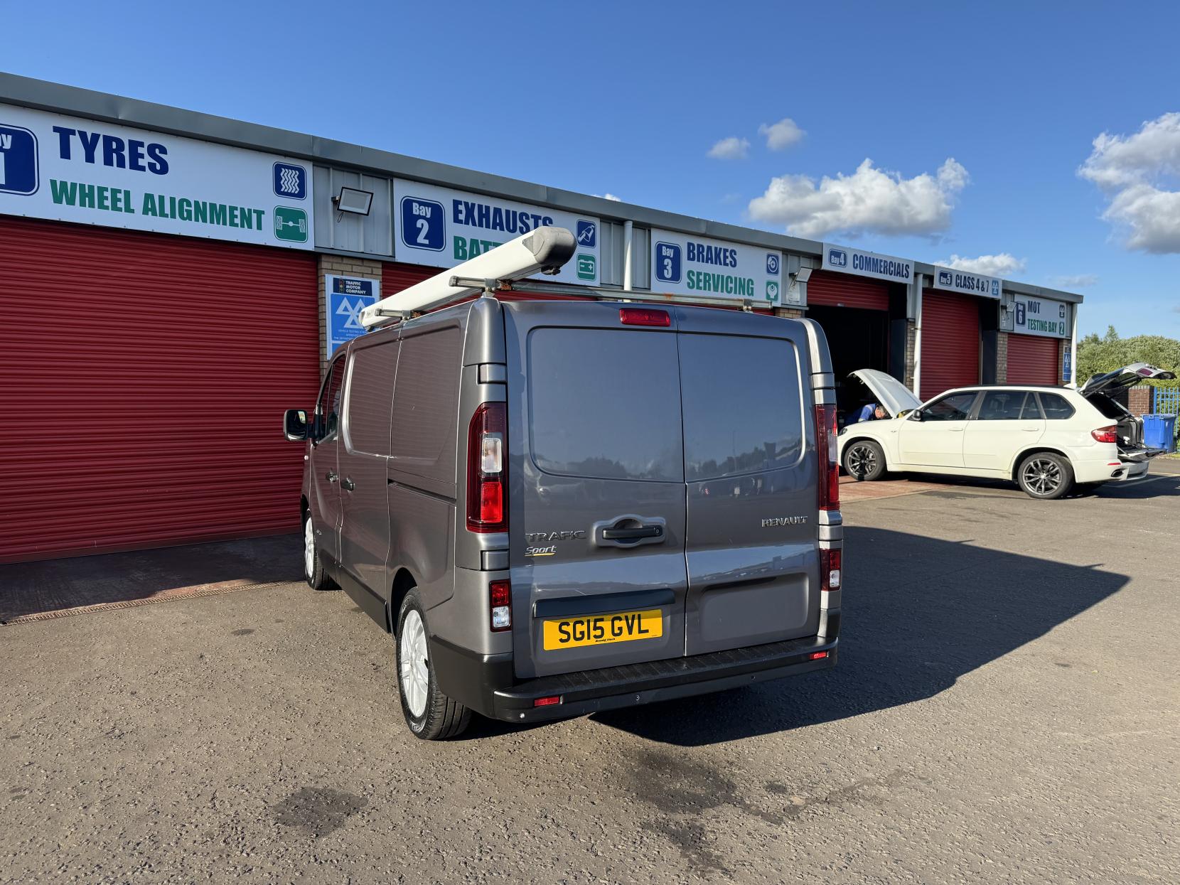 Renault Trafic 1.6 dCi 27 Sport Panel Van 5dr Diesel Manual SWB Standard Roof Euro 5 (115 ps)