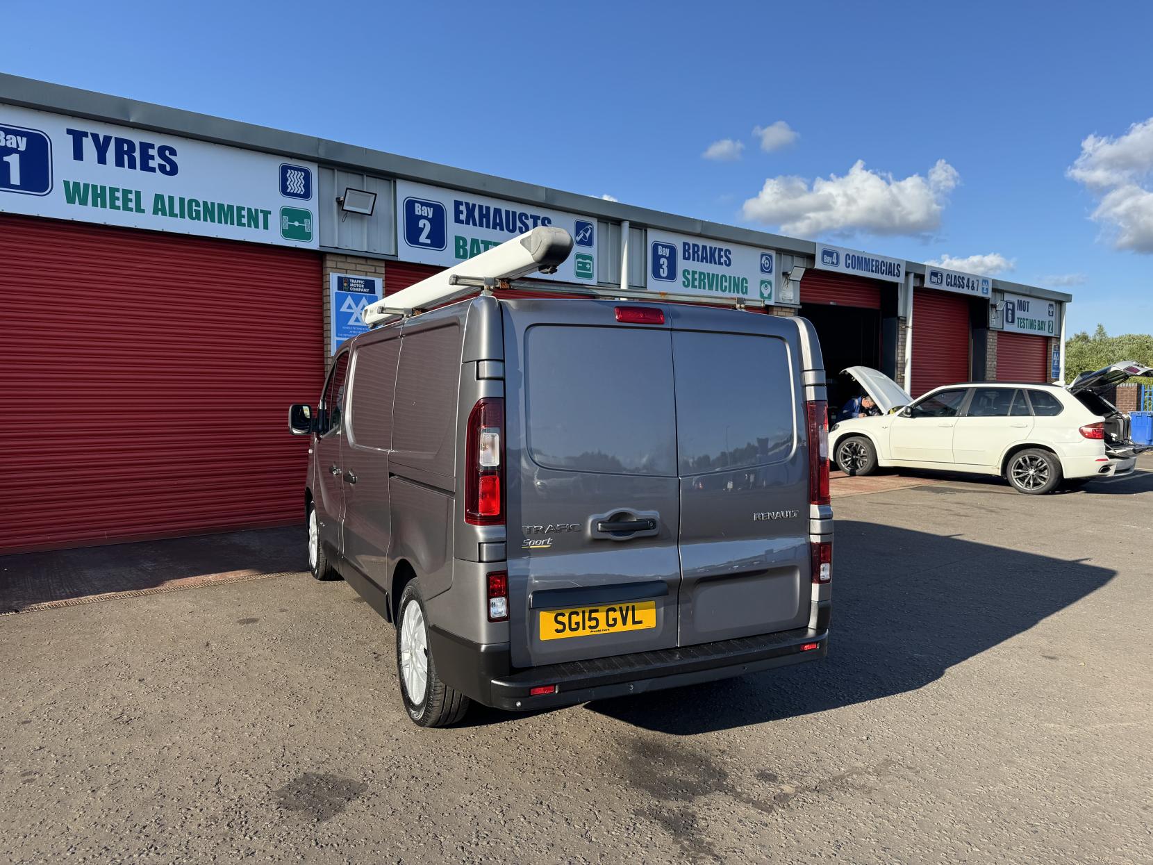 Renault Trafic 1.6 dCi 27 Sport Panel Van 5dr Diesel Manual SWB Standard Roof Euro 5 (115 ps)