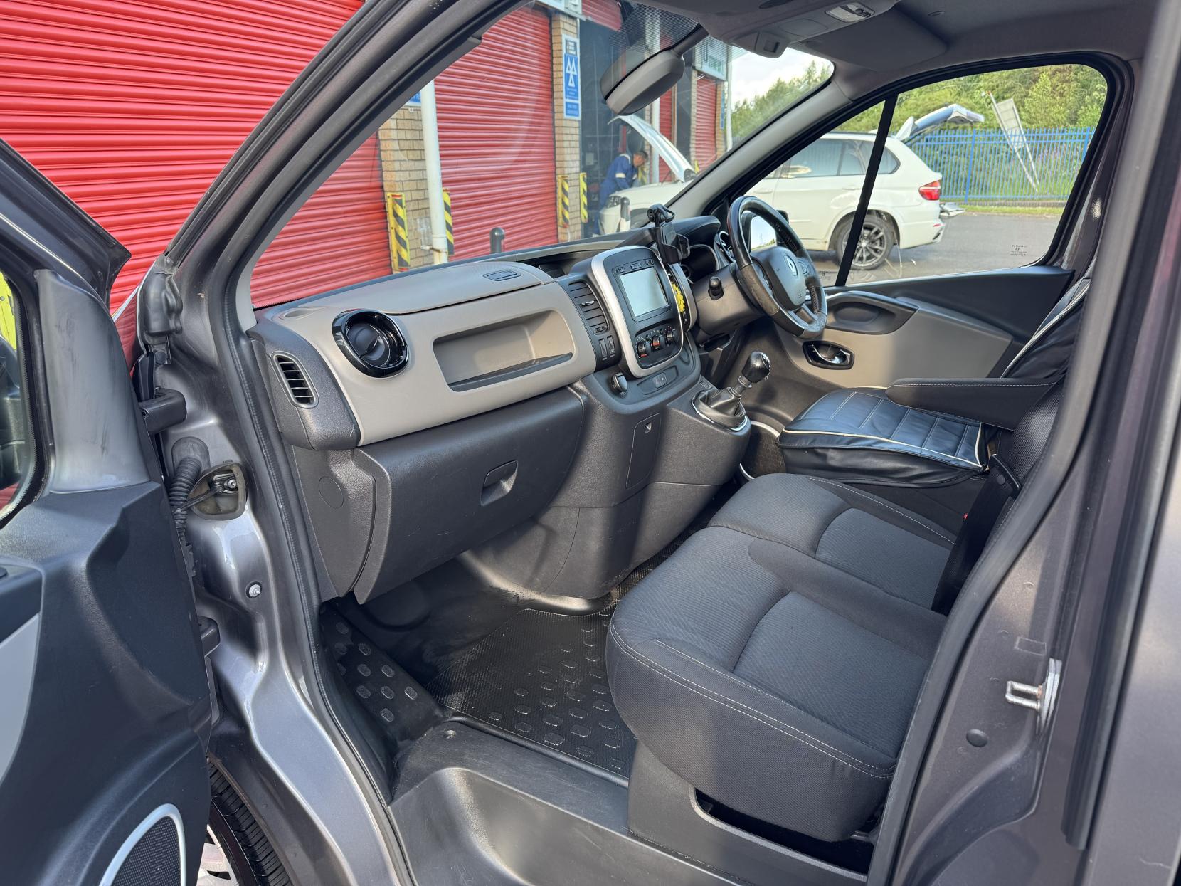 Renault Trafic 1.6 dCi 27 Sport Panel Van 5dr Diesel Manual SWB Standard Roof Euro 5 (115 ps)