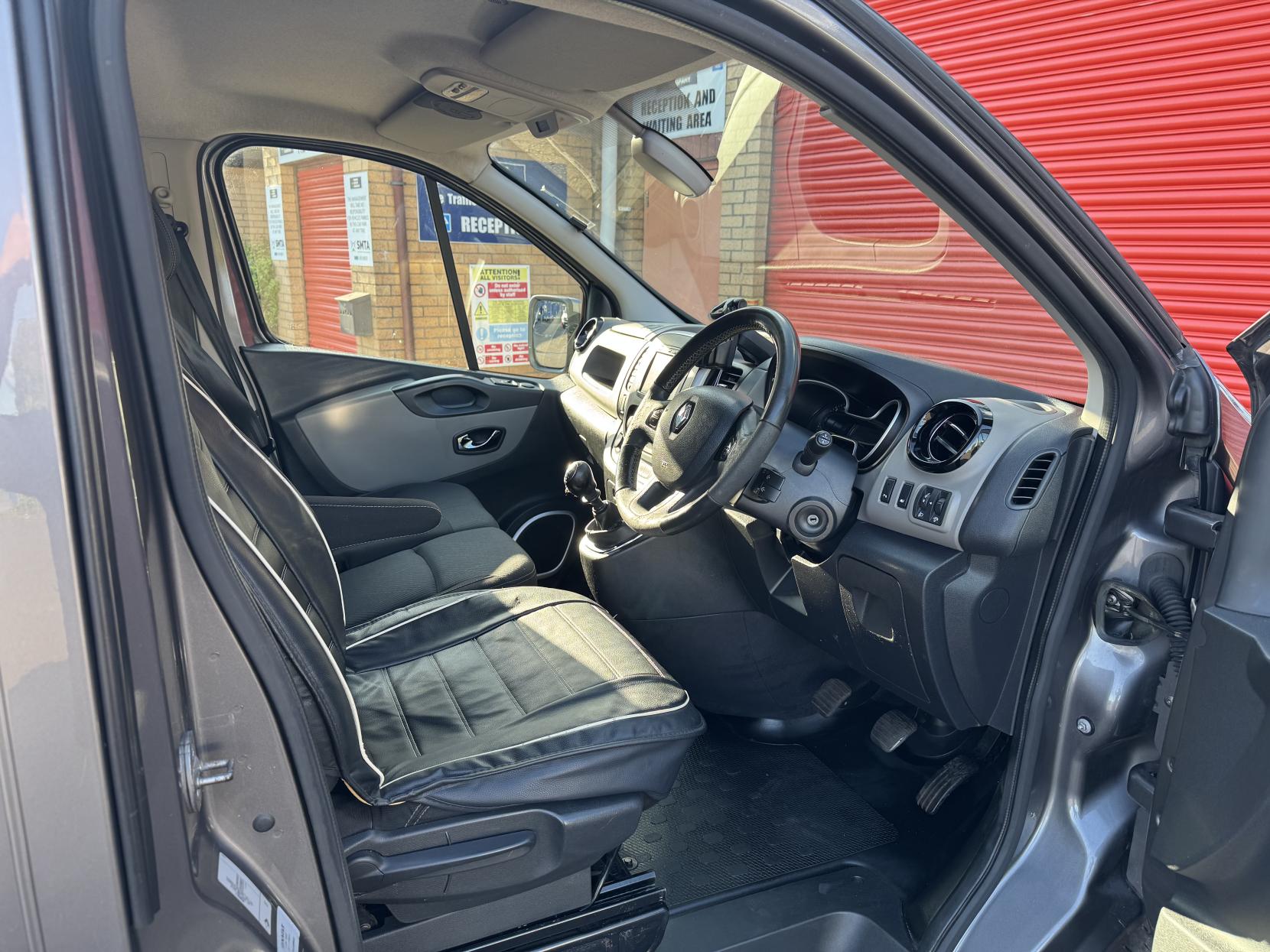 Renault Trafic 1.6 dCi 27 Sport Panel Van 5dr Diesel Manual SWB Standard Roof Euro 5 (115 ps)