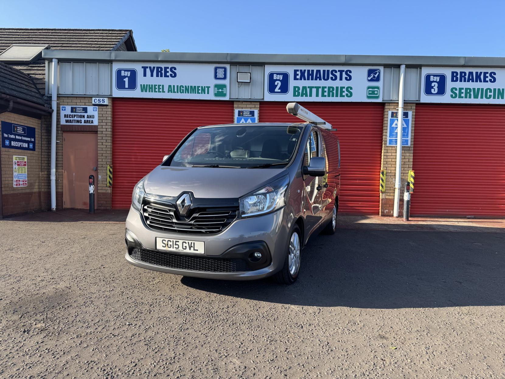 Renault Trafic 1.6 dCi 27 Sport Panel Van 5dr Diesel Manual SWB Standard Roof Euro 5 (115 ps)