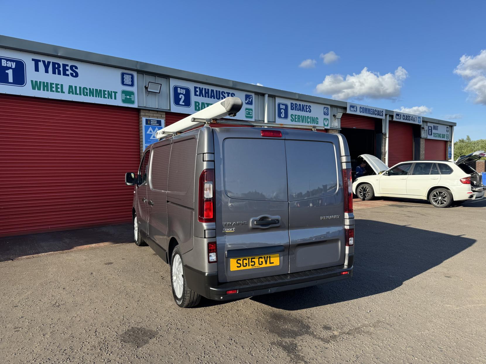 Renault Trafic 1.6 dCi 27 Sport Panel Van 5dr Diesel Manual SWB Standard Roof Euro 5 (115 ps)