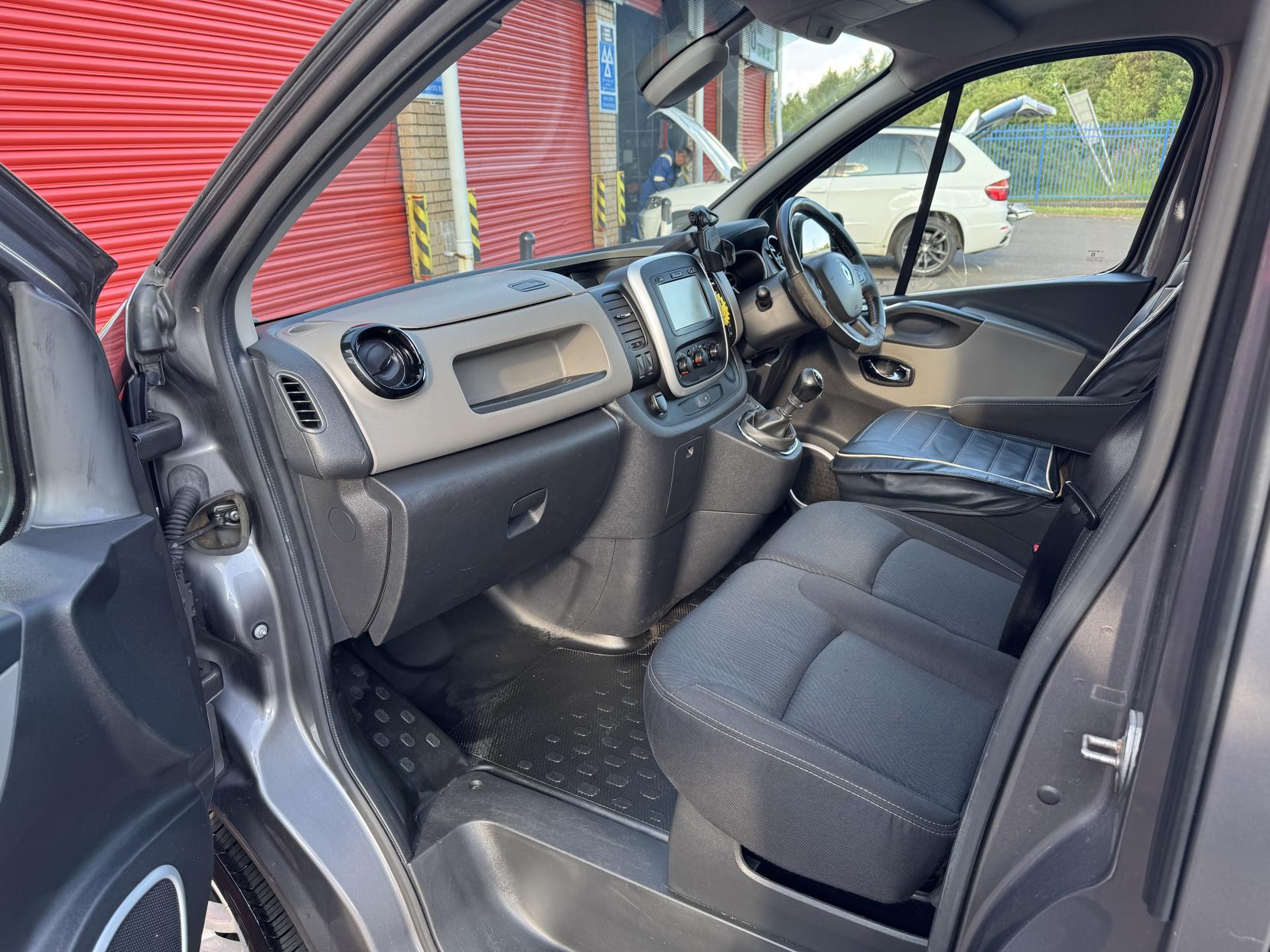 Renault Trafic 1.6 dCi 27 Sport Panel Van 5dr Diesel Manual SWB Standard Roof Euro 5 (115 ps)