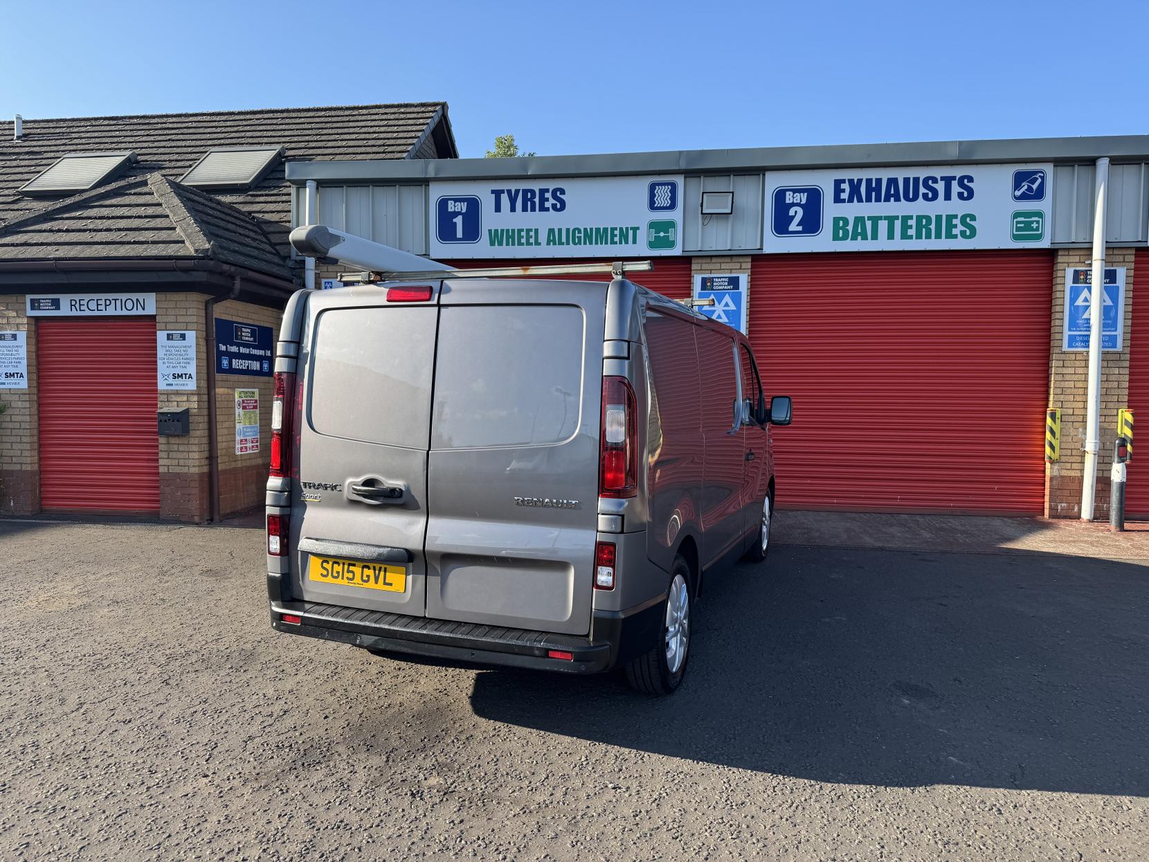 Renault Trafic 1.6 dCi 27 Sport Panel Van 5dr Diesel Manual SWB Standard Roof Euro 5 (115 ps)