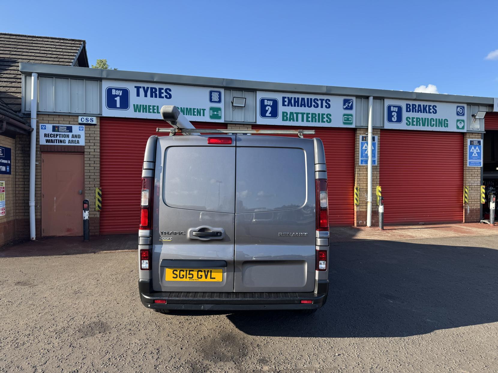 Renault Trafic 1.6 dCi 27 Sport Panel Van 5dr Diesel Manual SWB Standard Roof Euro 5 (115 ps)