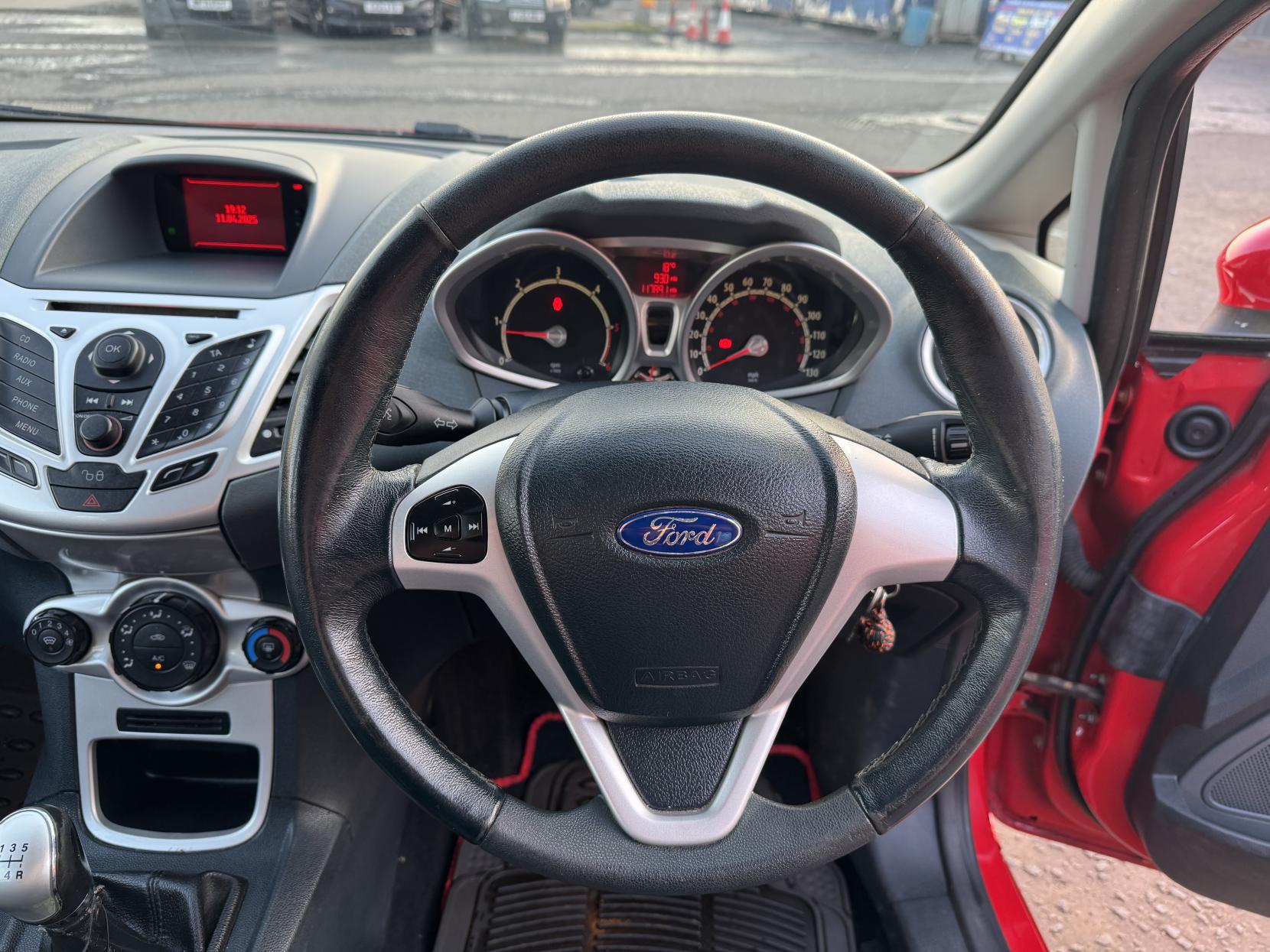 Ford Fiesta 1.4 TDCi Zetec Hatchback 5dr Diesel Manual (110 g/km, 67 bhp)
