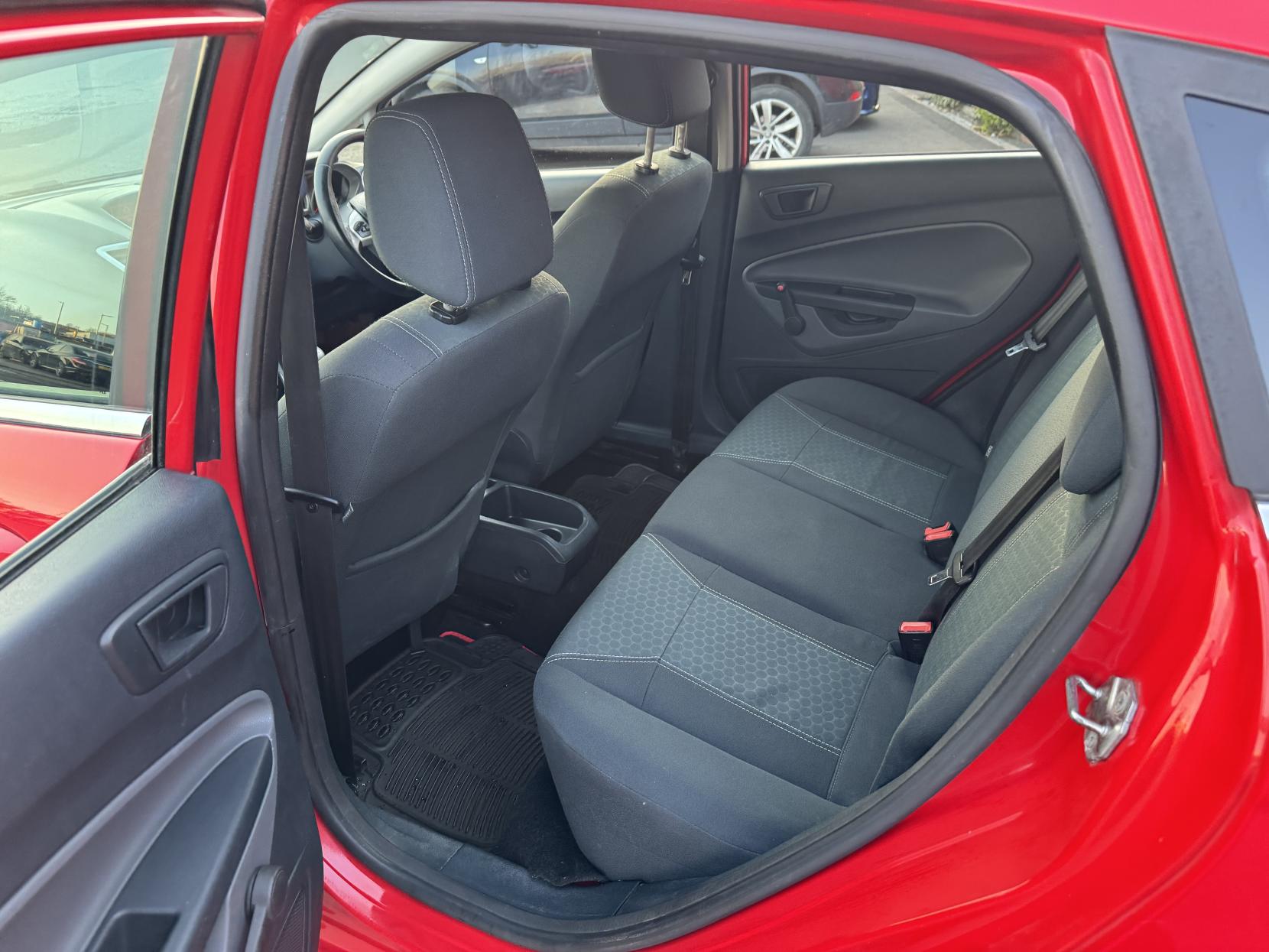 Ford Fiesta 1.4 TDCi Zetec Hatchback 5dr Diesel Manual (110 g/km, 67 bhp)