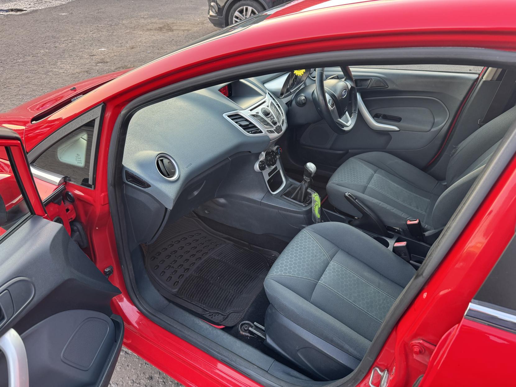 Ford Fiesta 1.4 TDCi Zetec Hatchback 5dr Diesel Manual (110 g/km, 67 bhp)