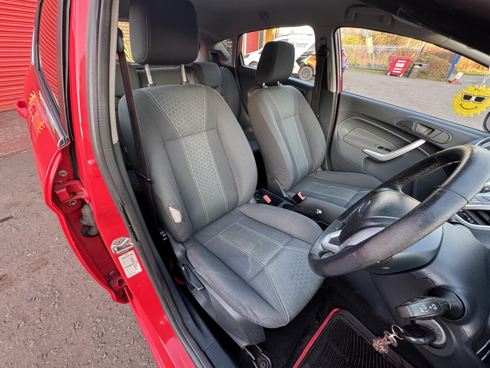 Ford Fiesta 1.4 TDCi Zetec Hatchback 5dr Diesel Manual (110 g/km, 67 bhp)
