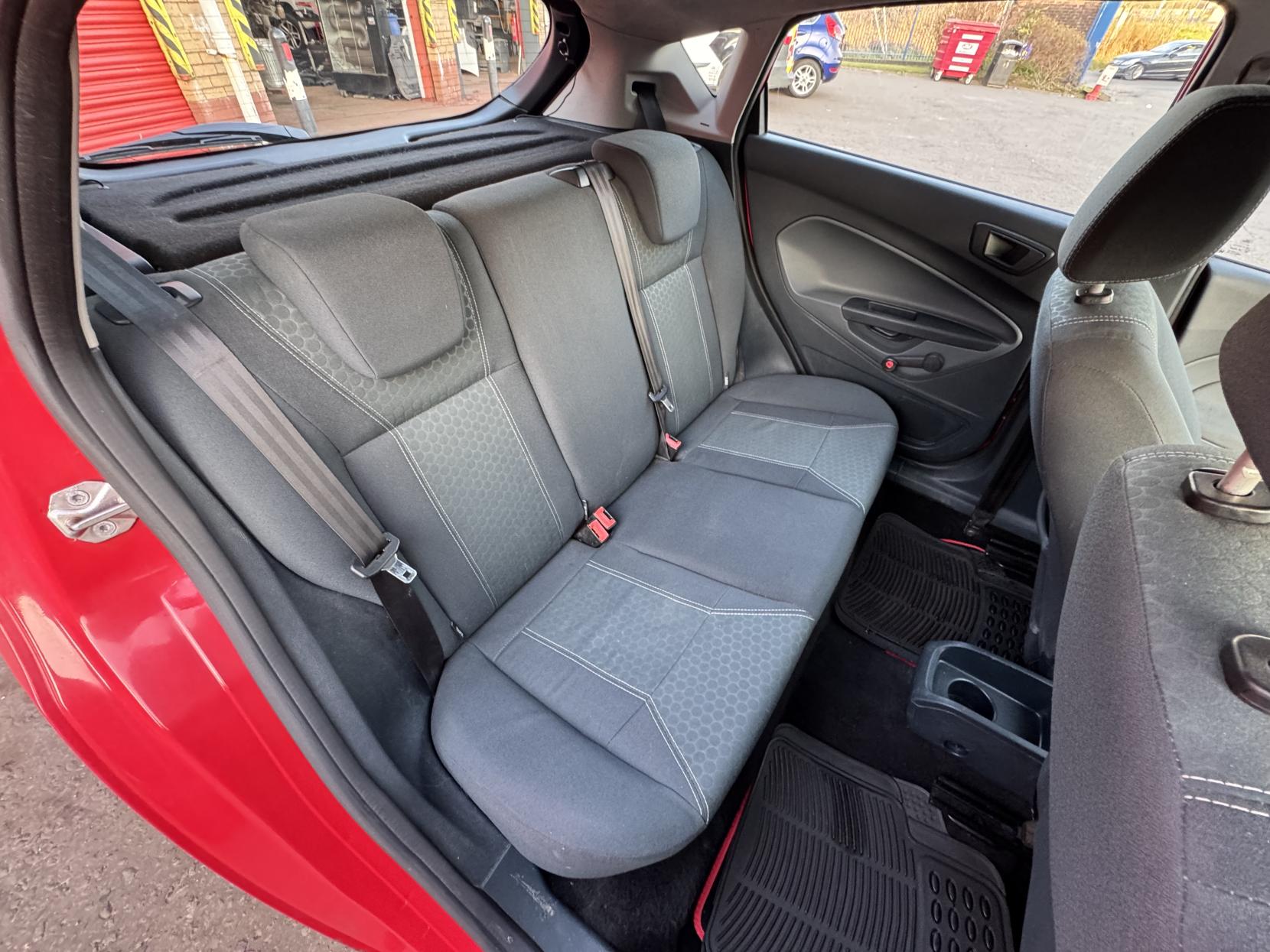 Ford Fiesta 1.4 TDCi Zetec Hatchback 5dr Diesel Manual (110 g/km, 67 bhp)