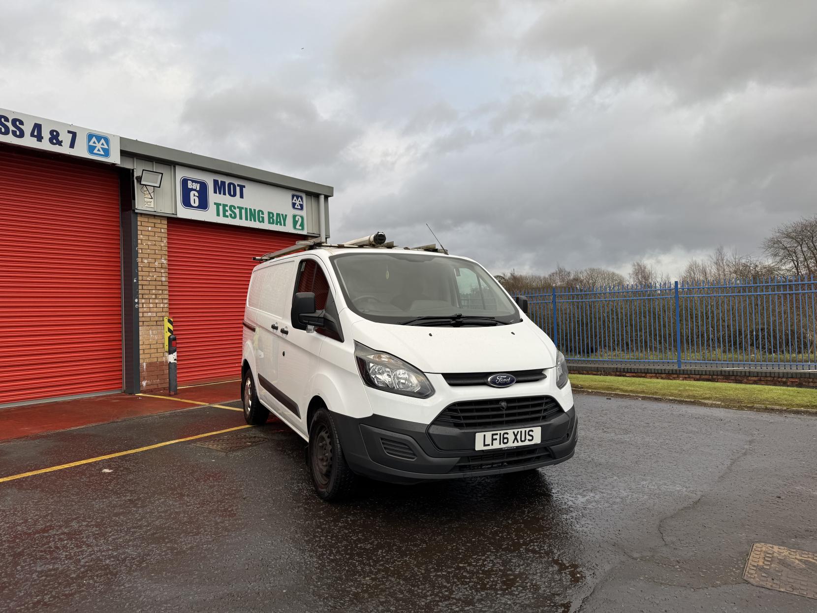 Ford Transit Custom 2.2 TDCi 310 ECOnetic Panel Van 5dr Diesel Manual L1 H1 (162 g/km, 98 bhp)